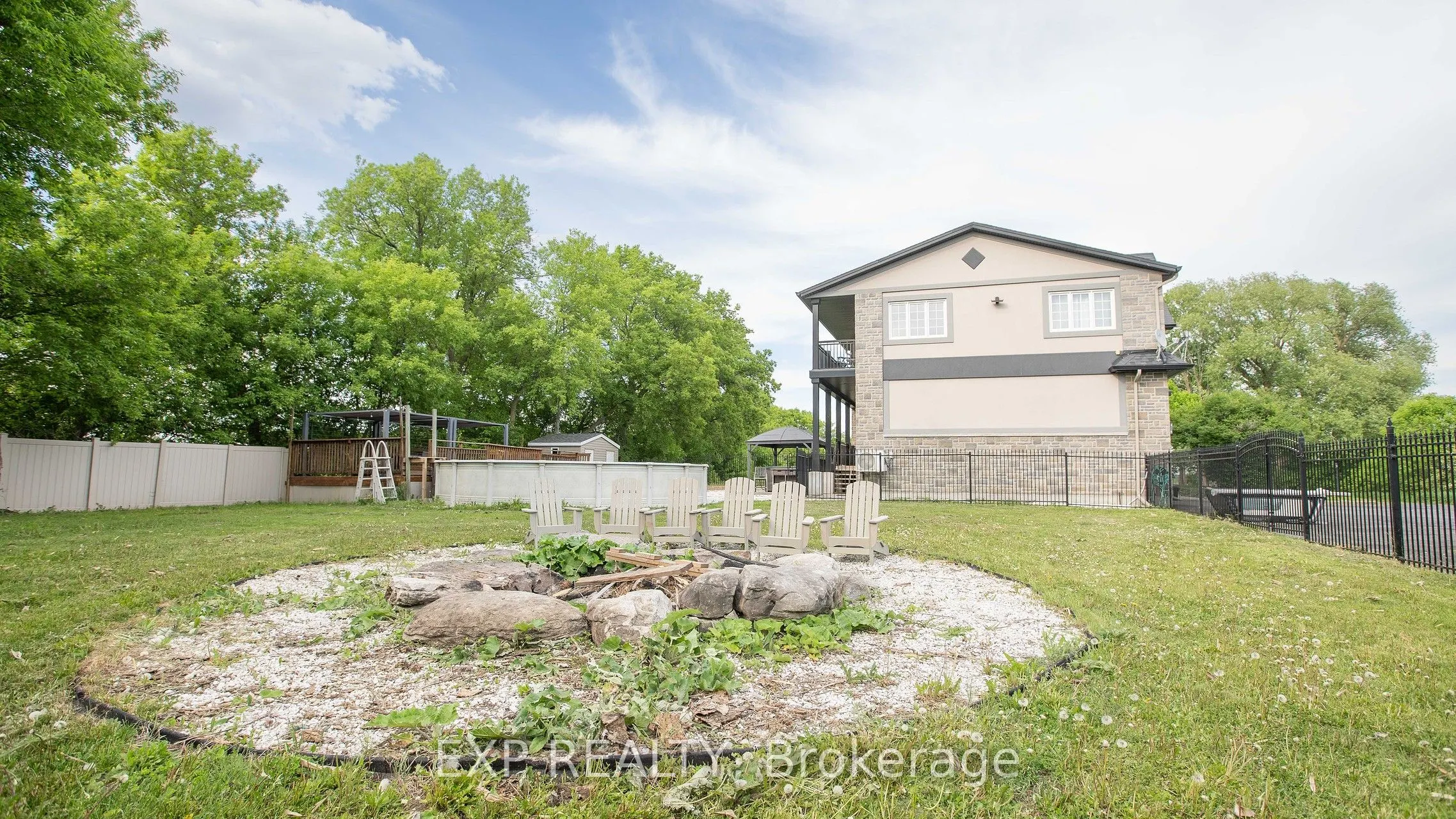 2754 Eagleson Road