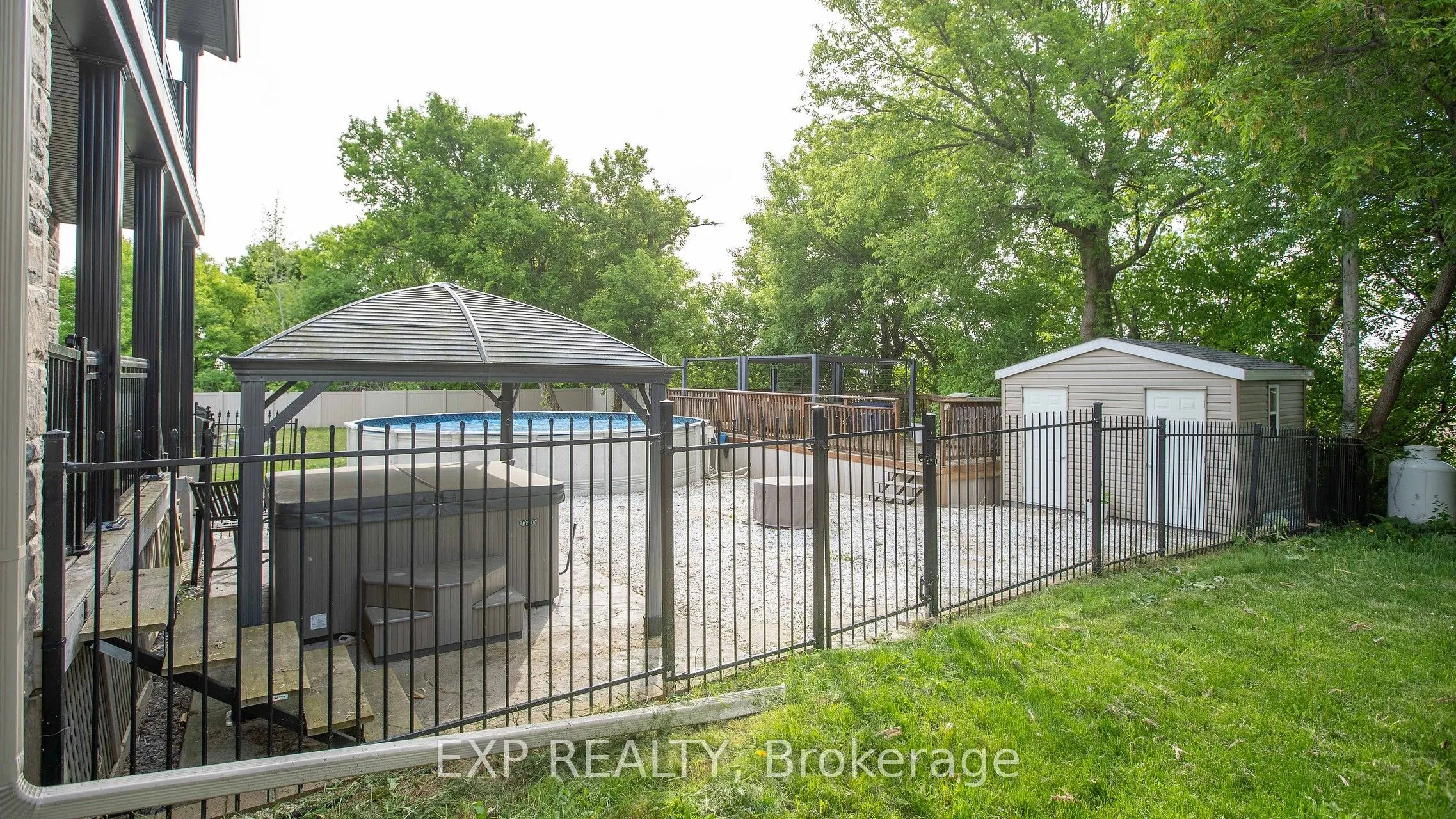 2754 Eagleson Road
