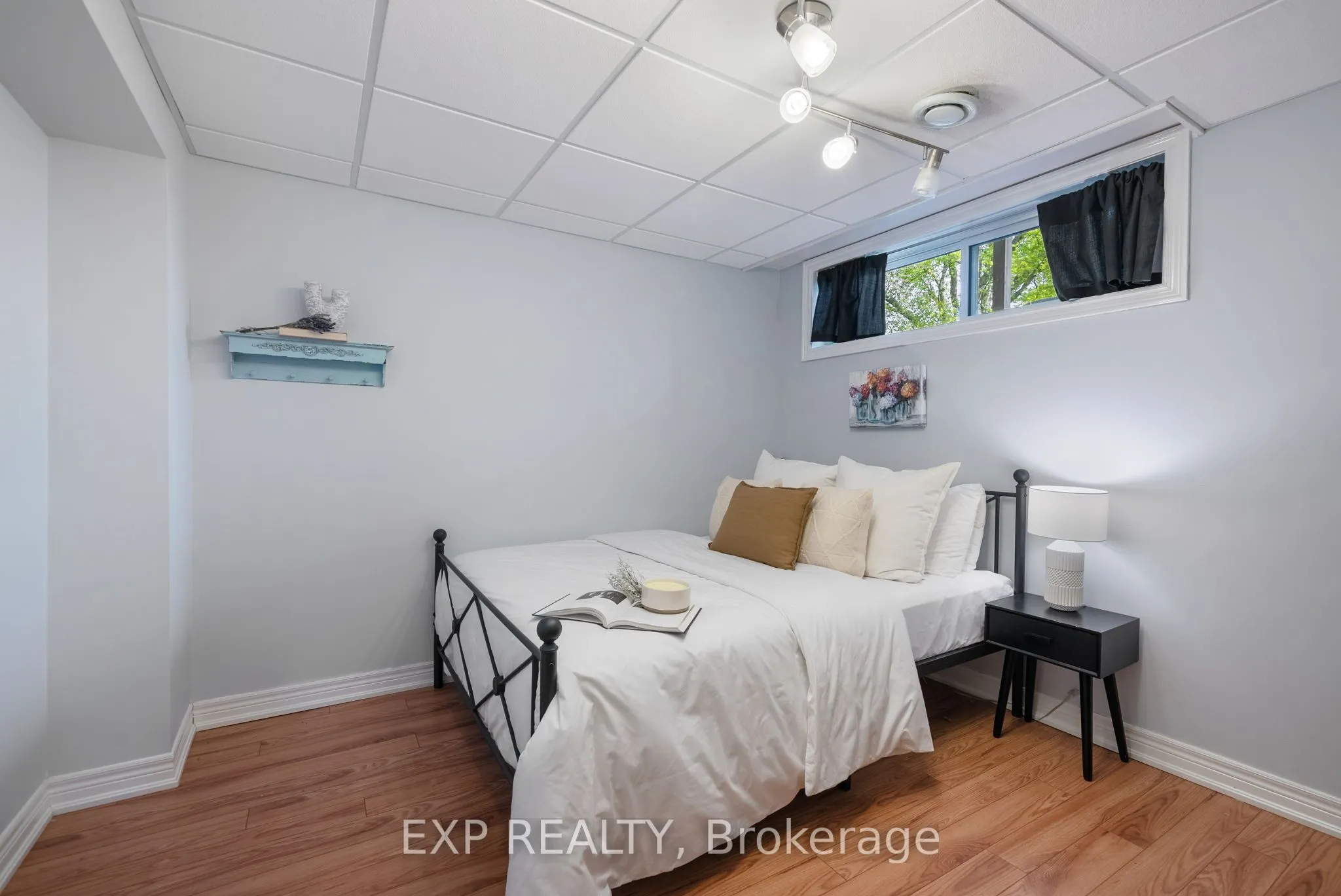 519 Lakeshore Road