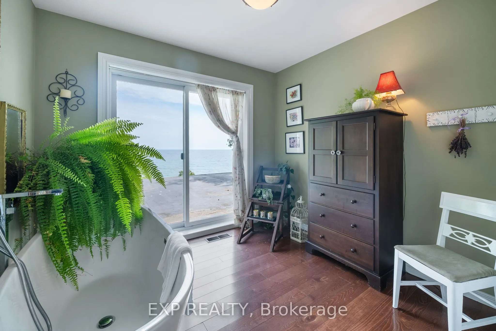 519 Lakeshore Road