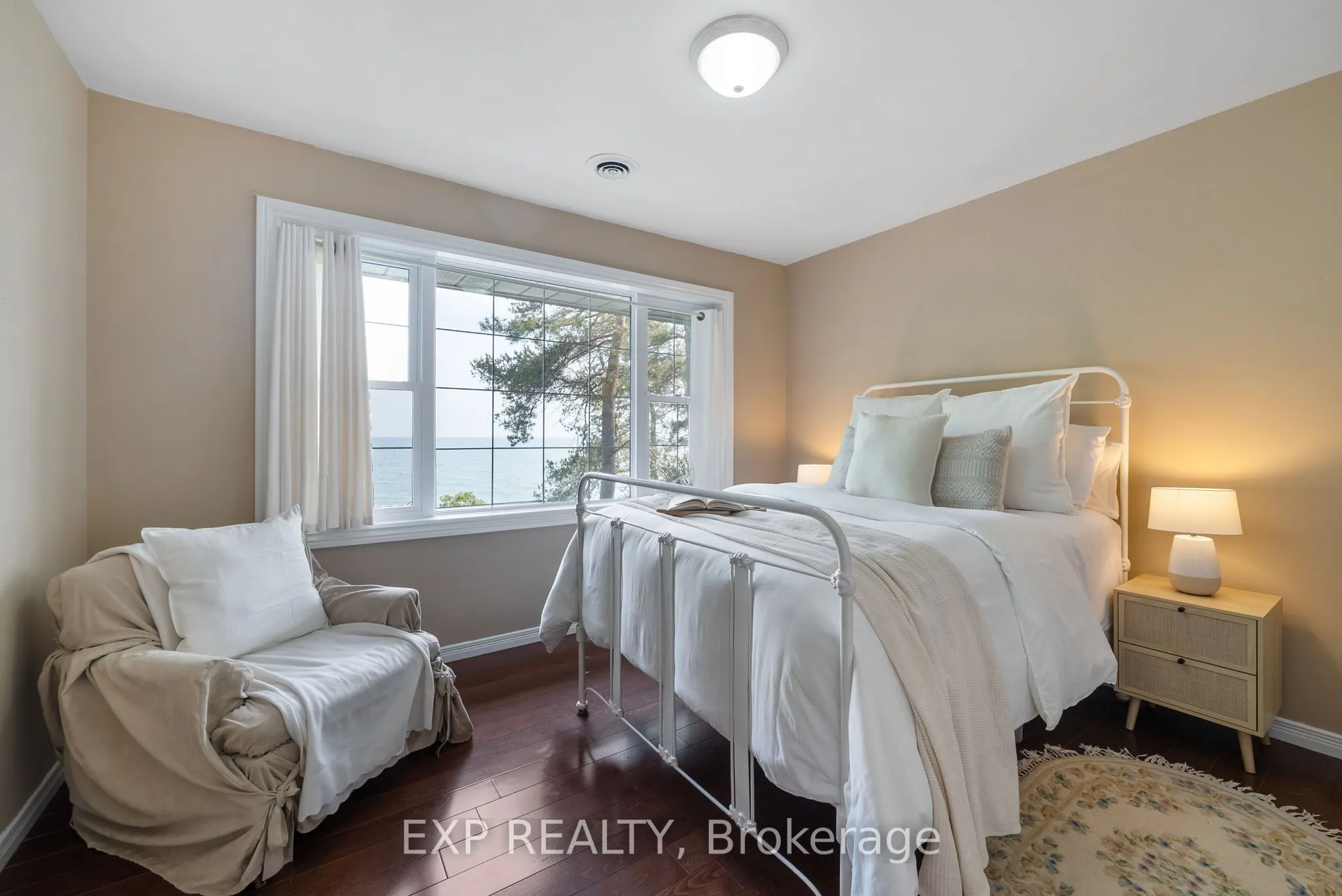 519 Lakeshore Road