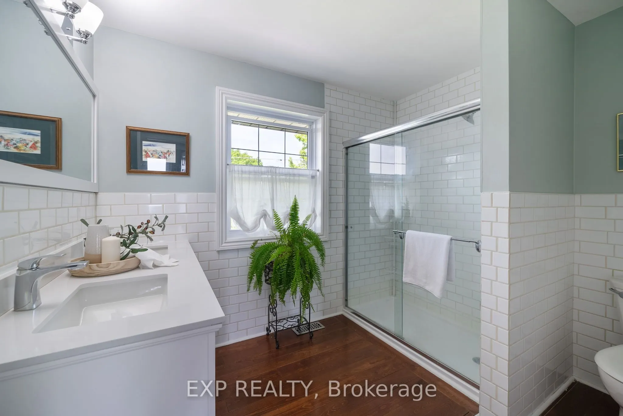 519 Lakeshore Road