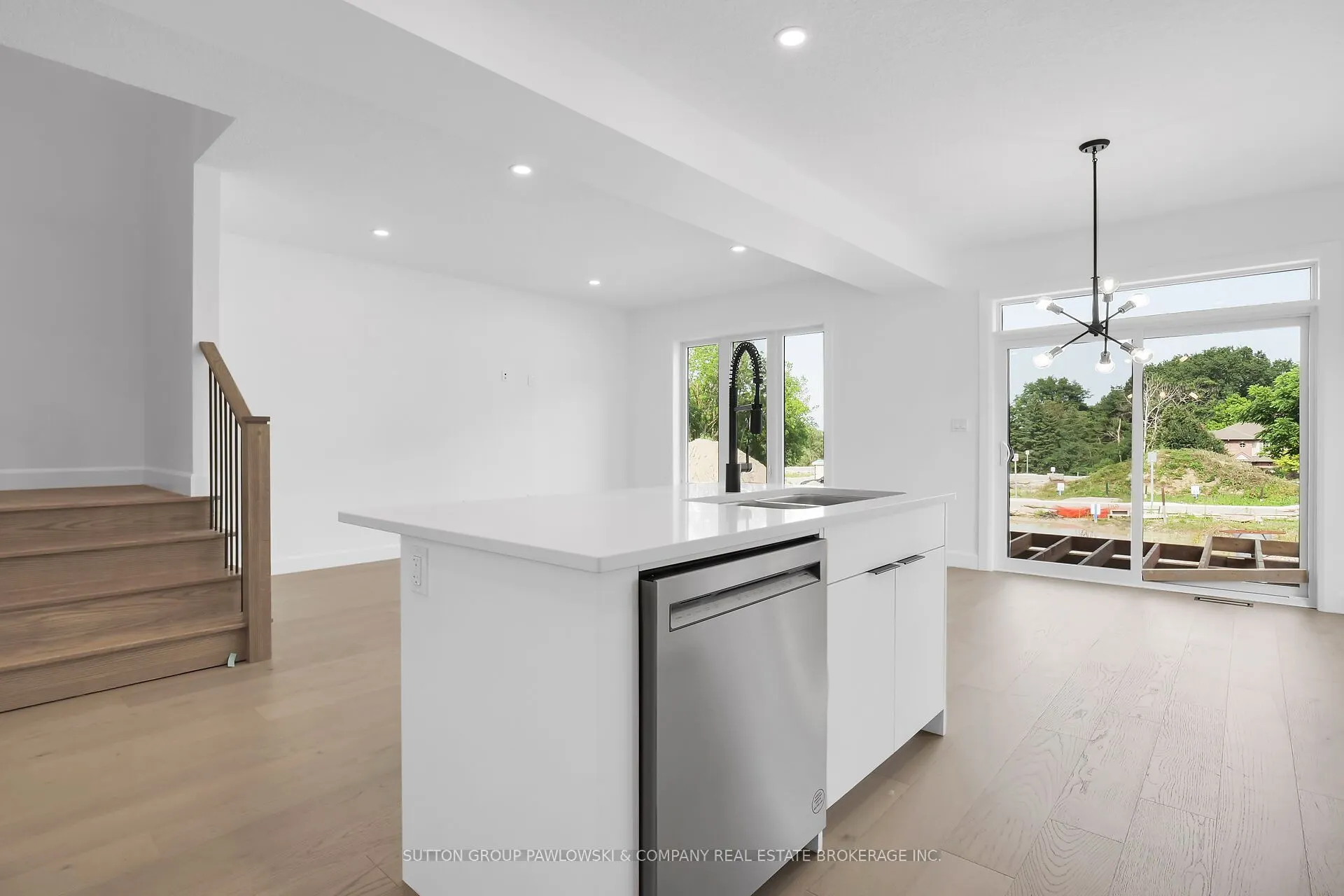414 Old Wonderland Road #27