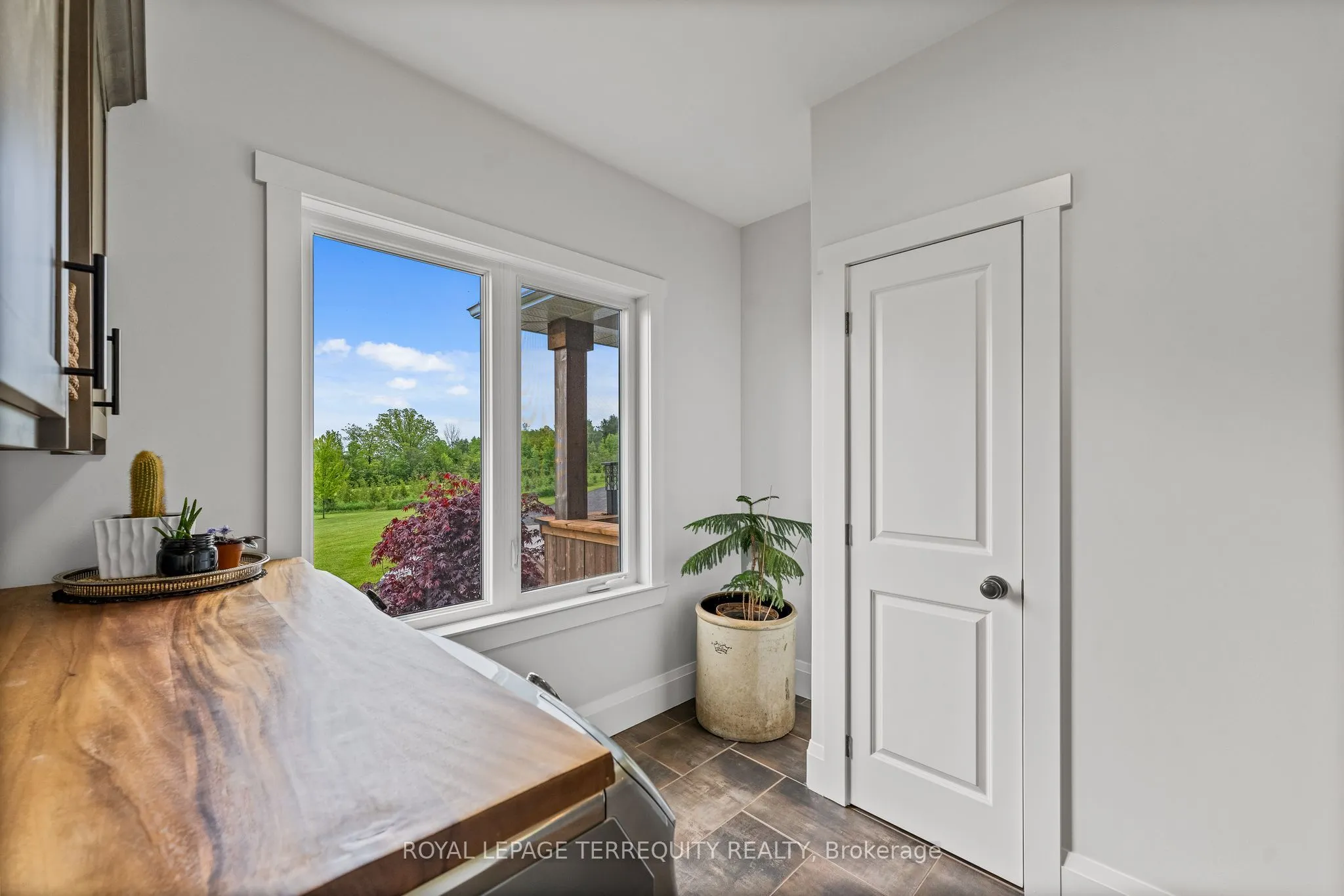 360 Concession 6 East Road