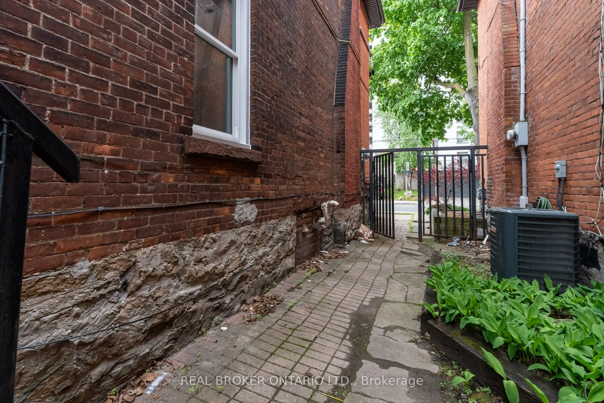 55 Young Street