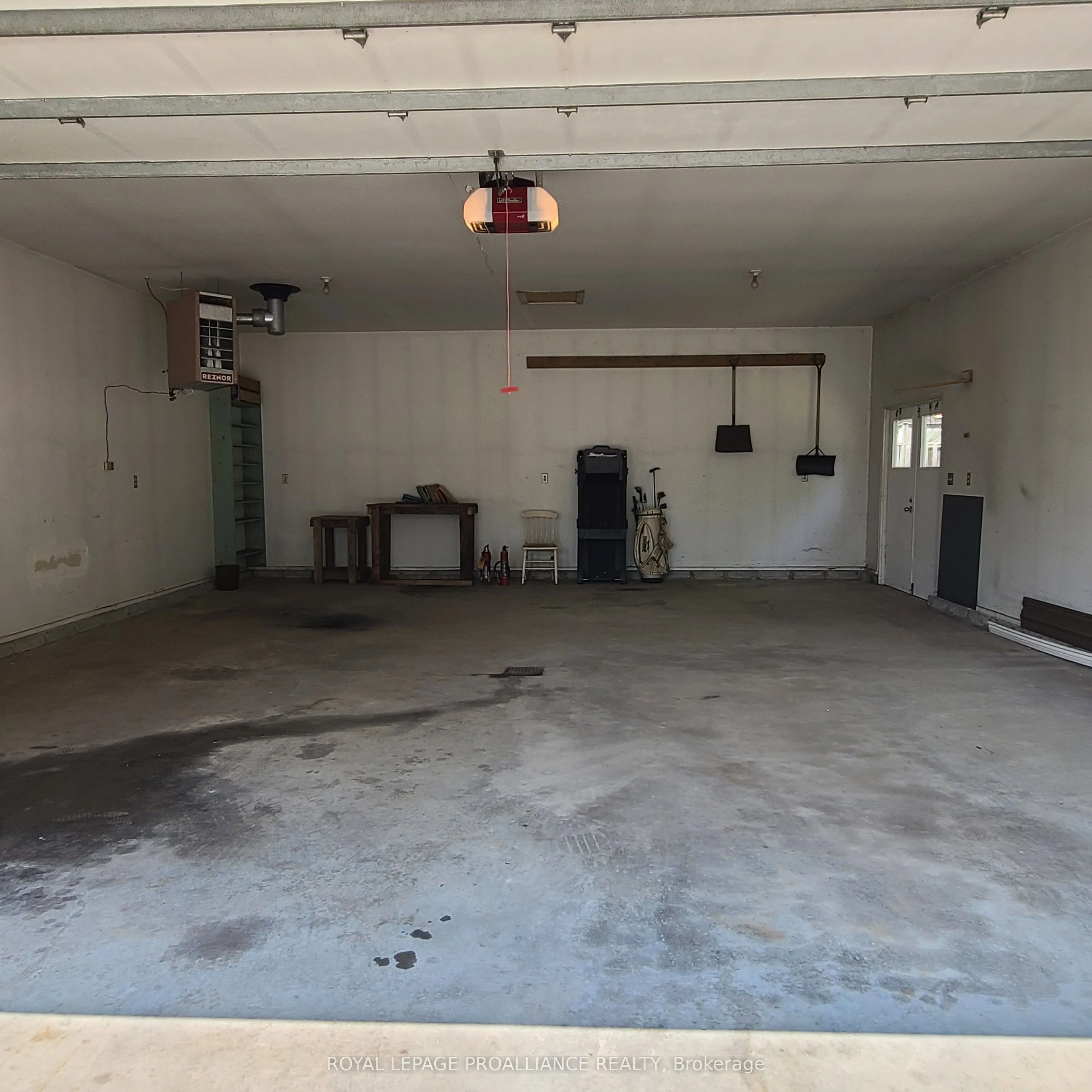 634 Henry Street W