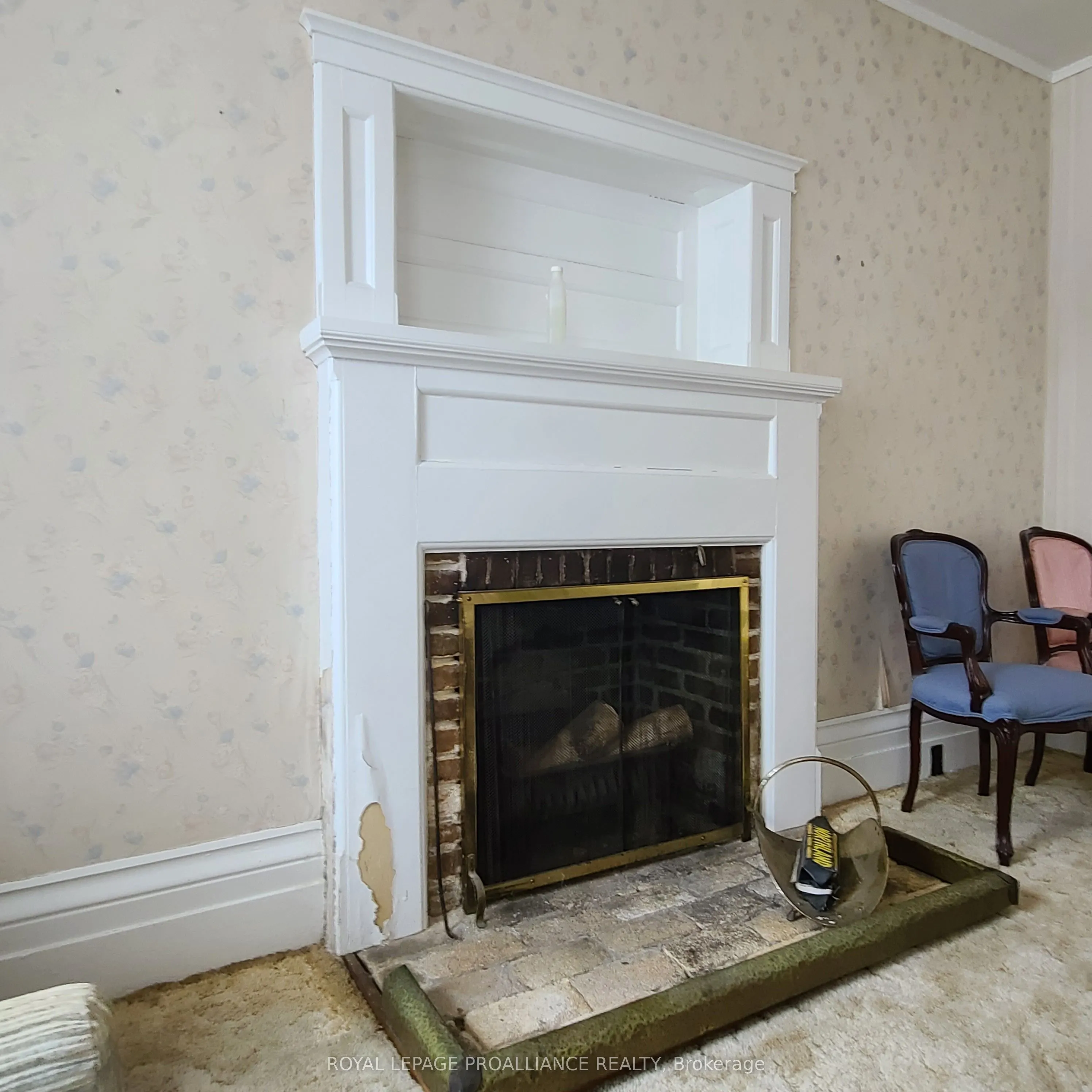 634 Henry Street W
