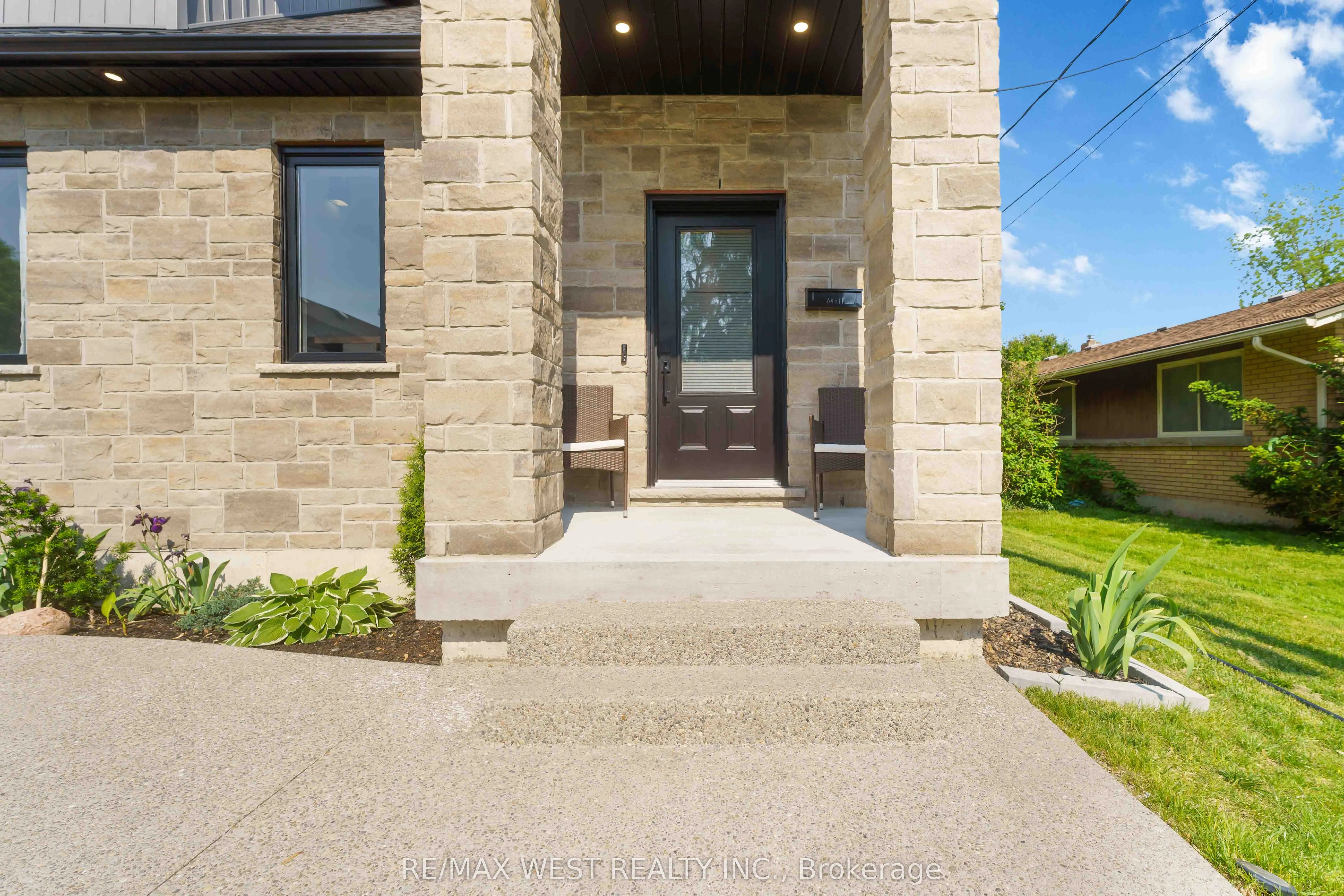 14 Charlotte Court