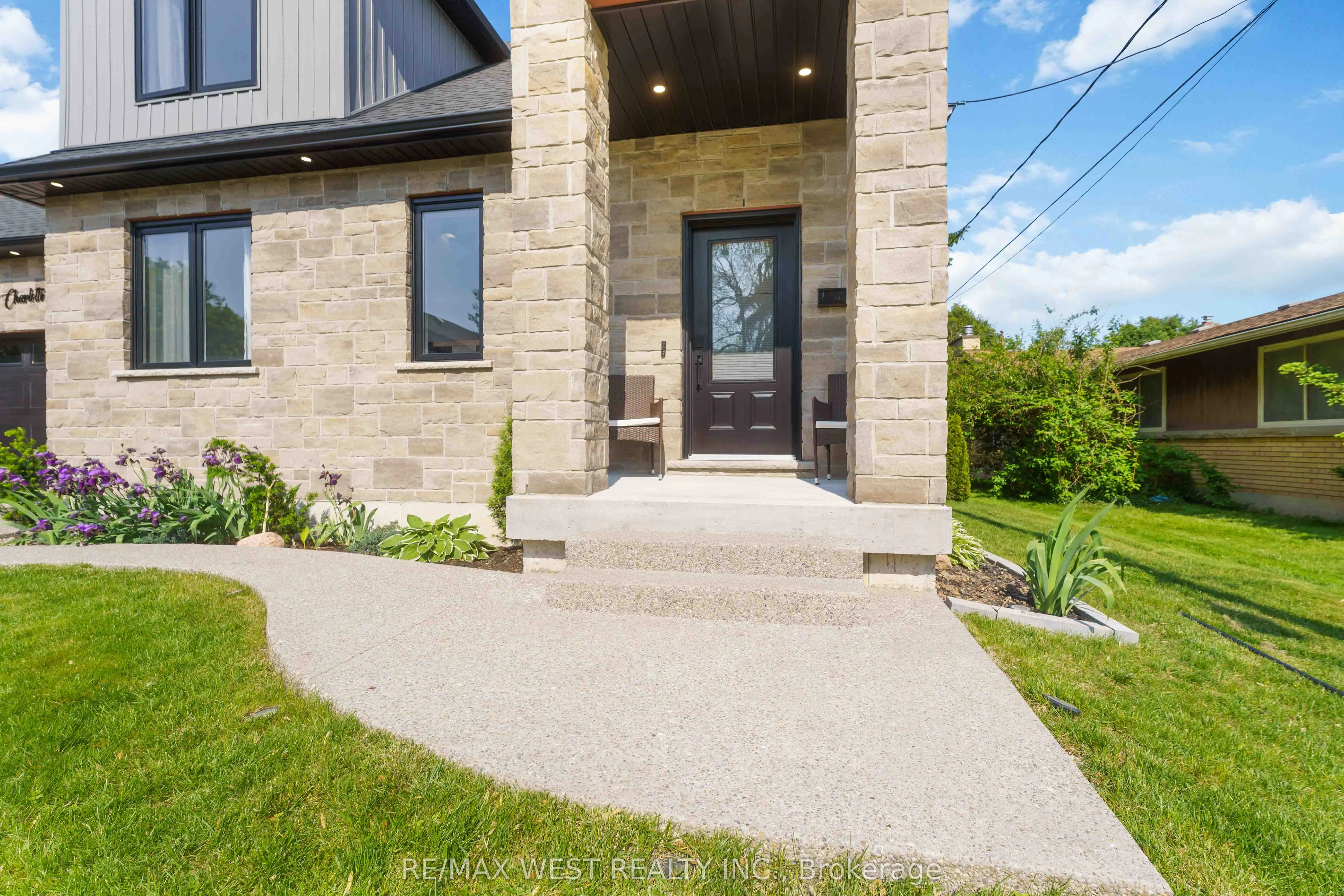 14 Charlotte Court