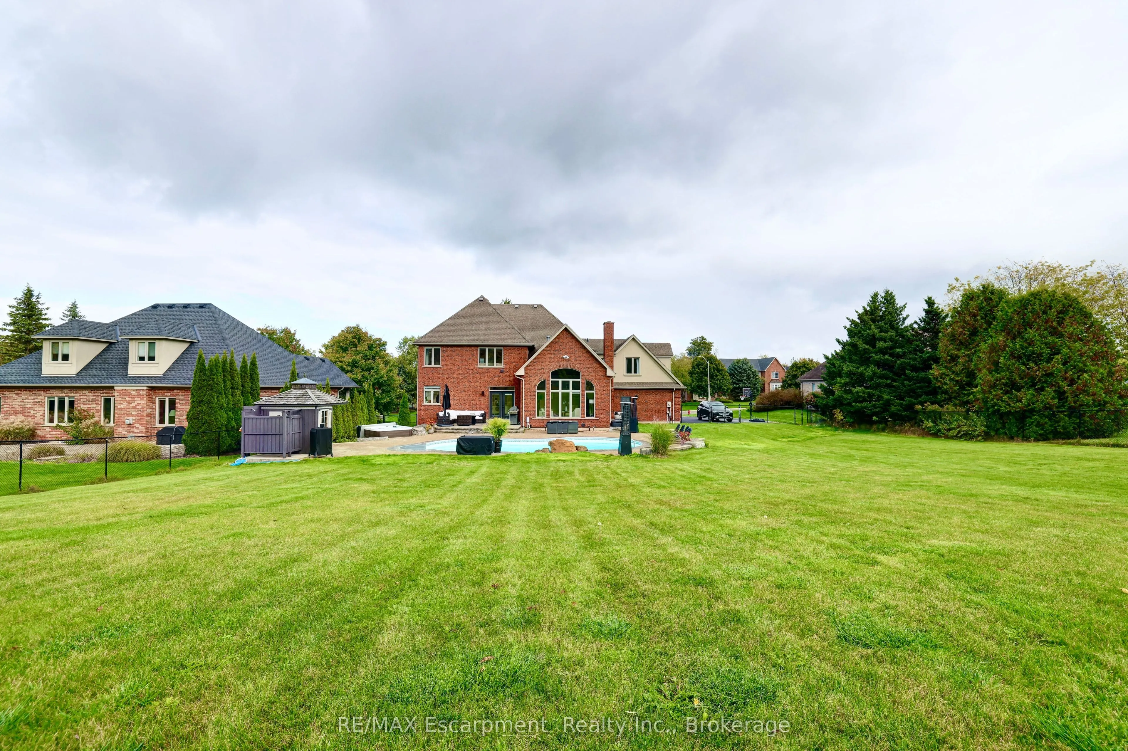 48 PALOMINO Drive