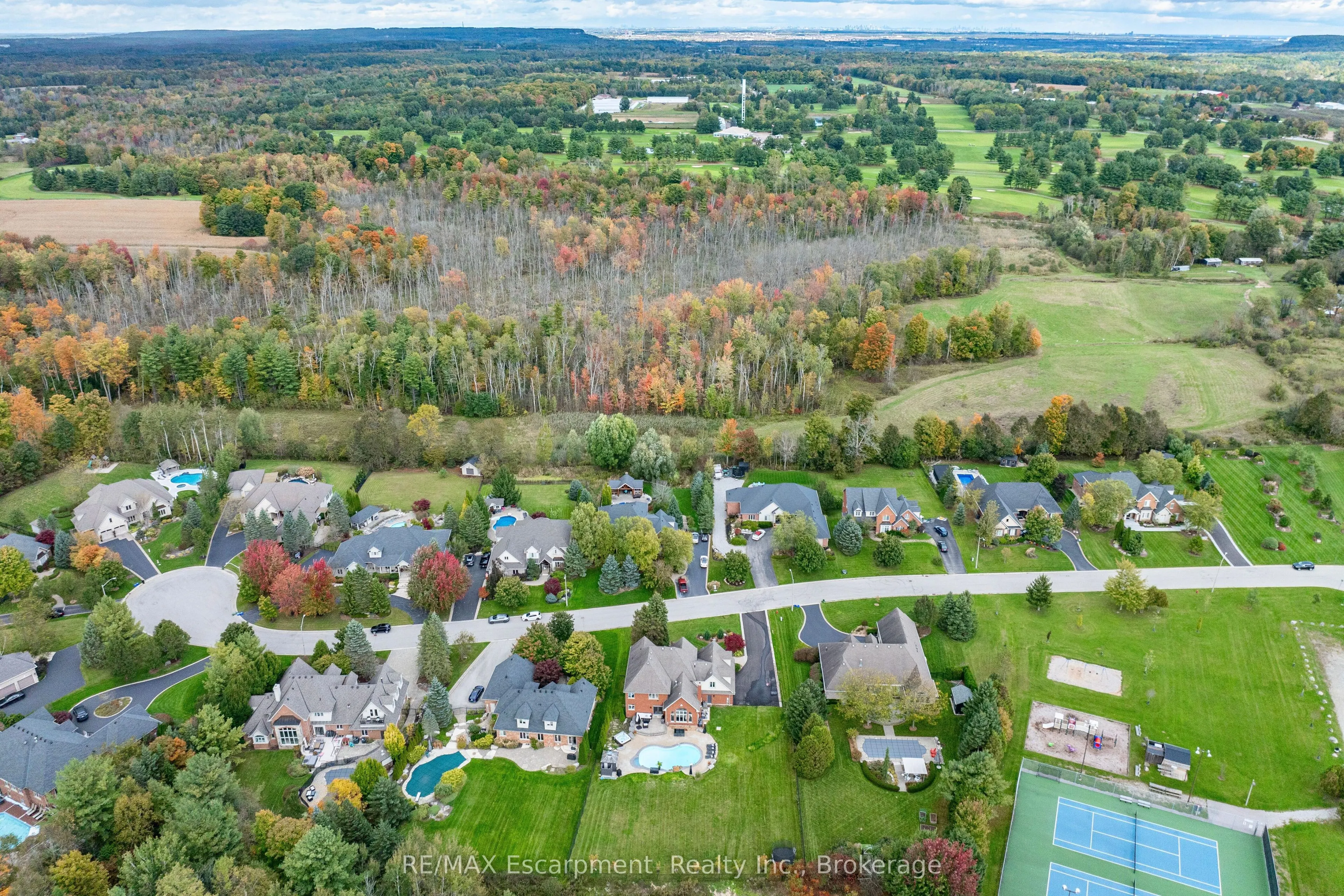 48 PALOMINO Drive