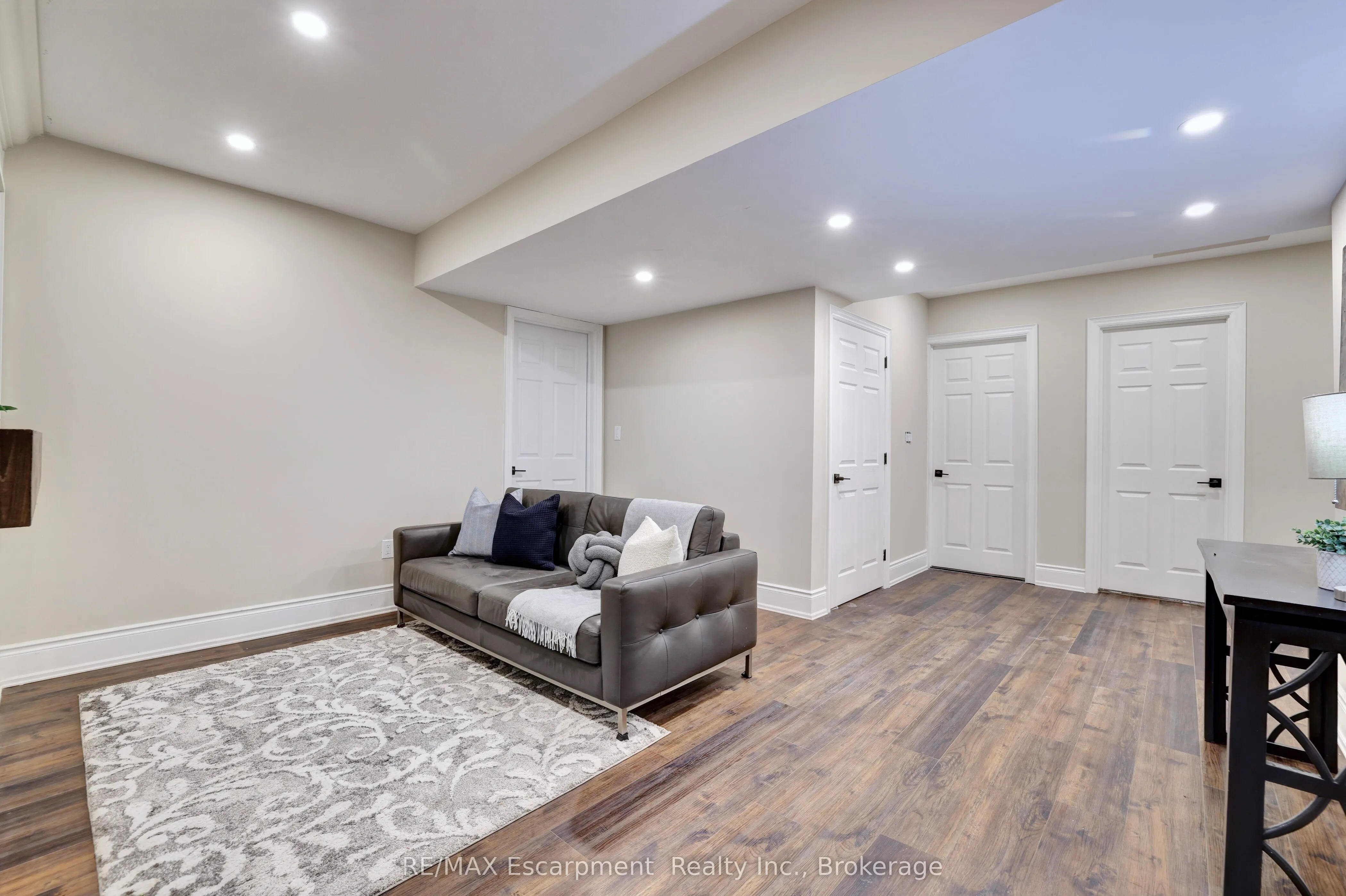 48 PALOMINO Drive
