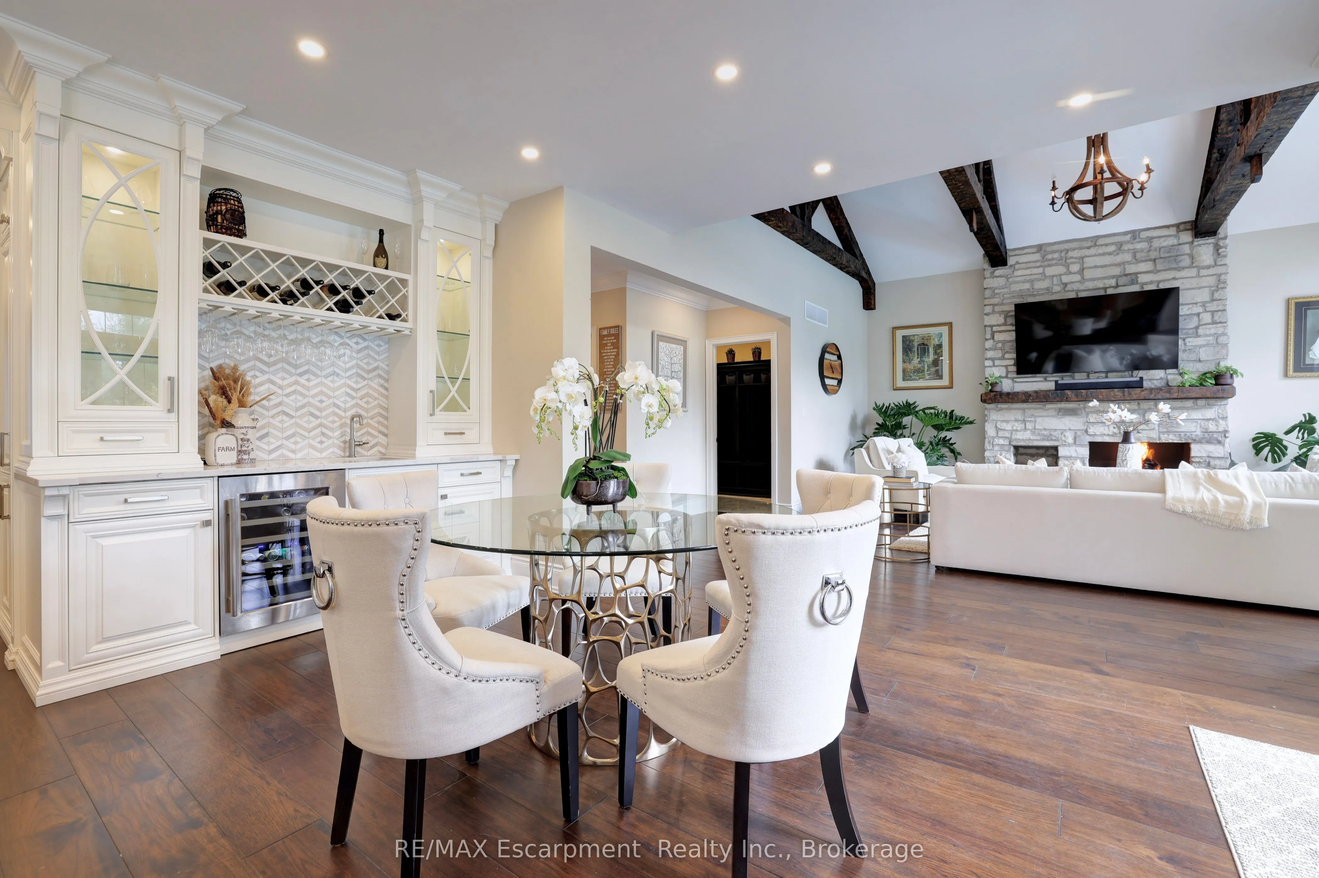 48 PALOMINO Drive