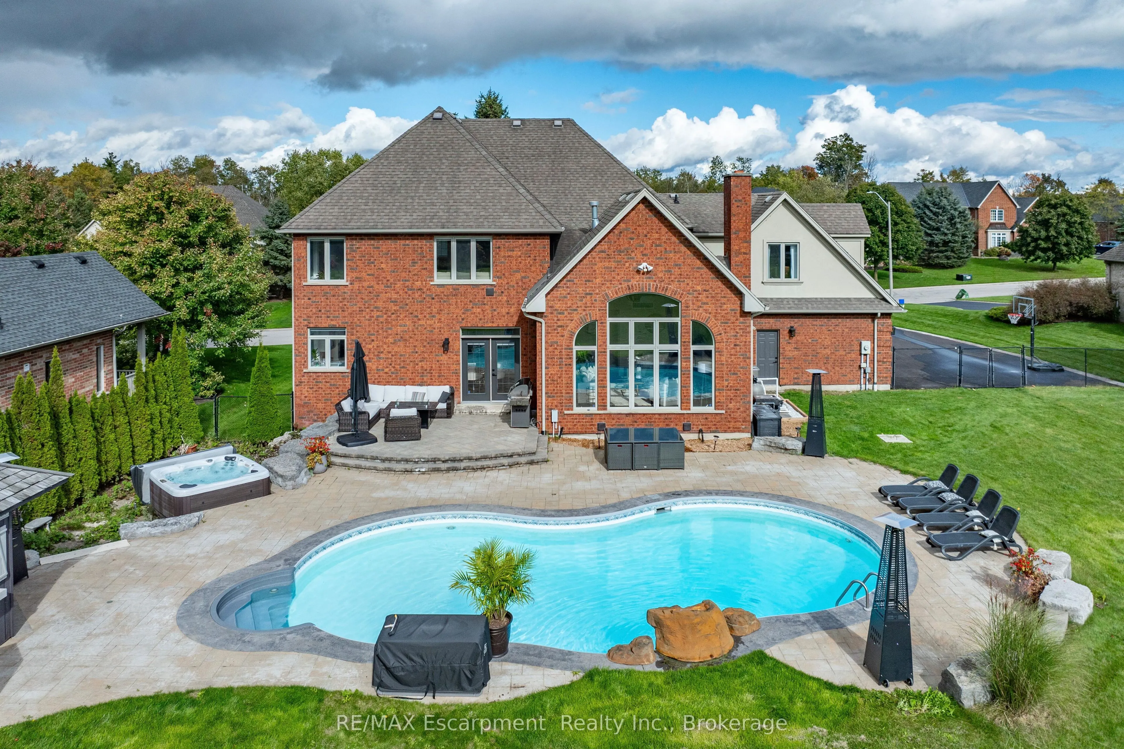 48 PALOMINO Drive