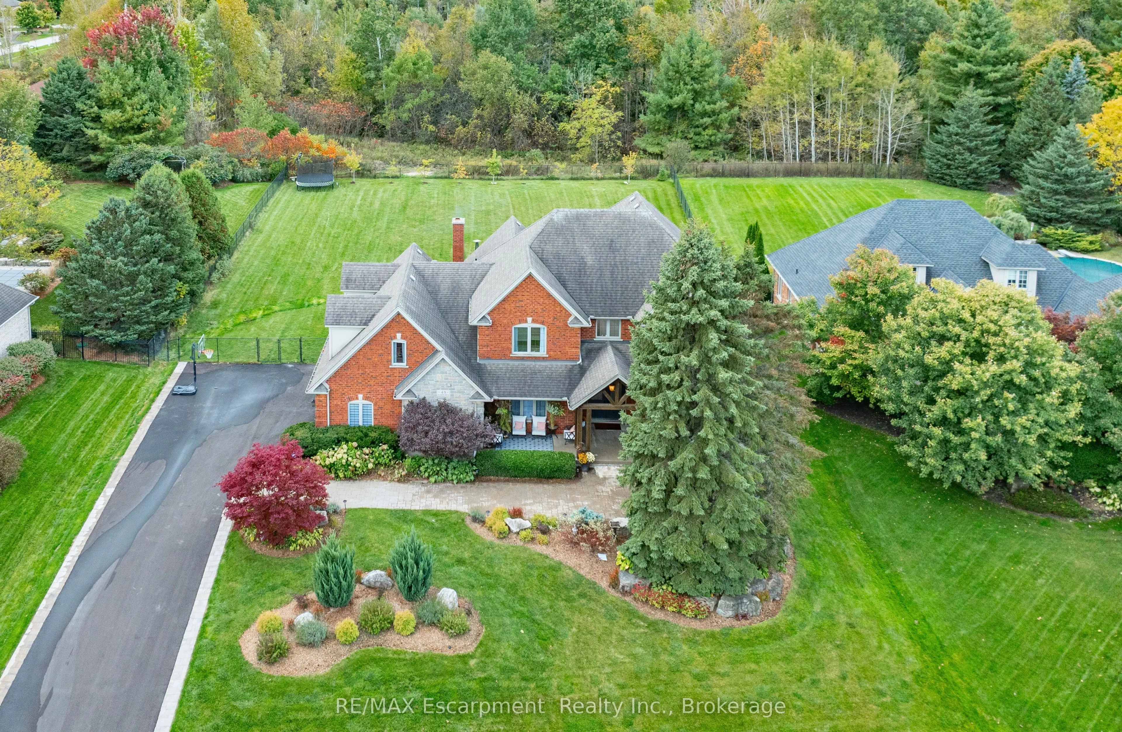 48 PALOMINO Drive