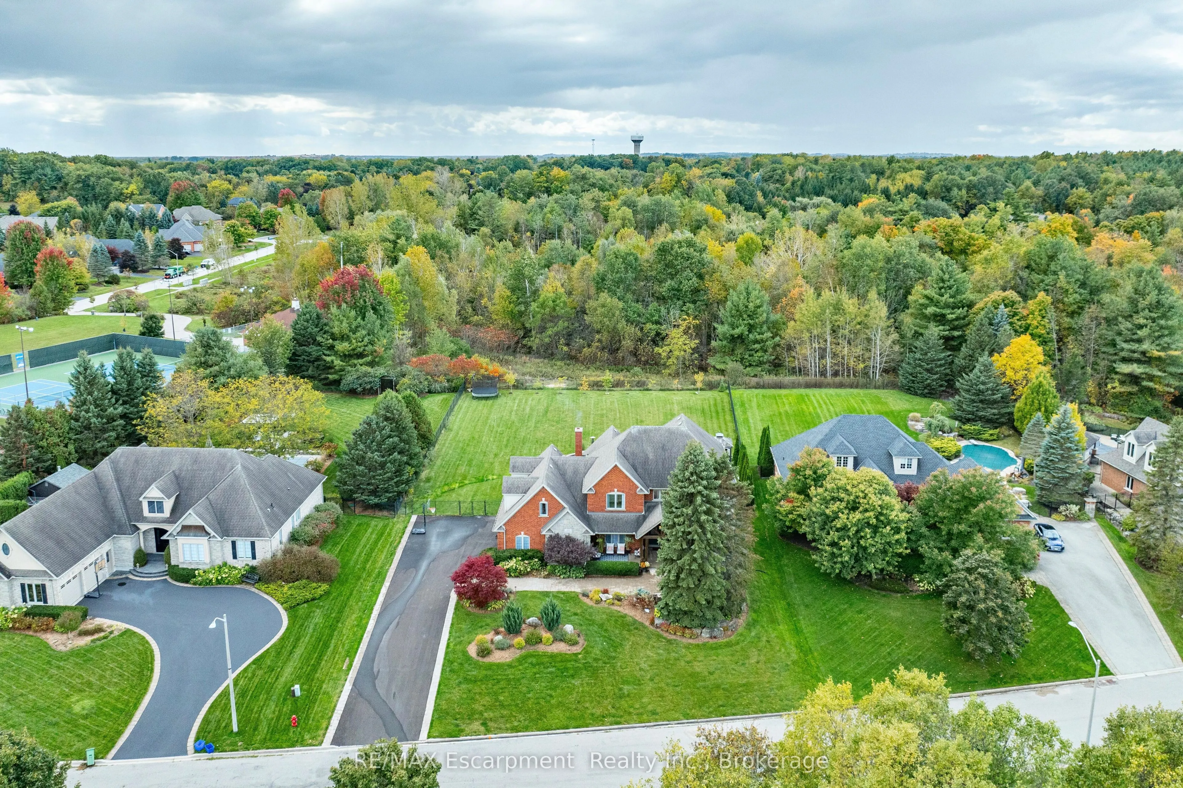 48 PALOMINO Drive