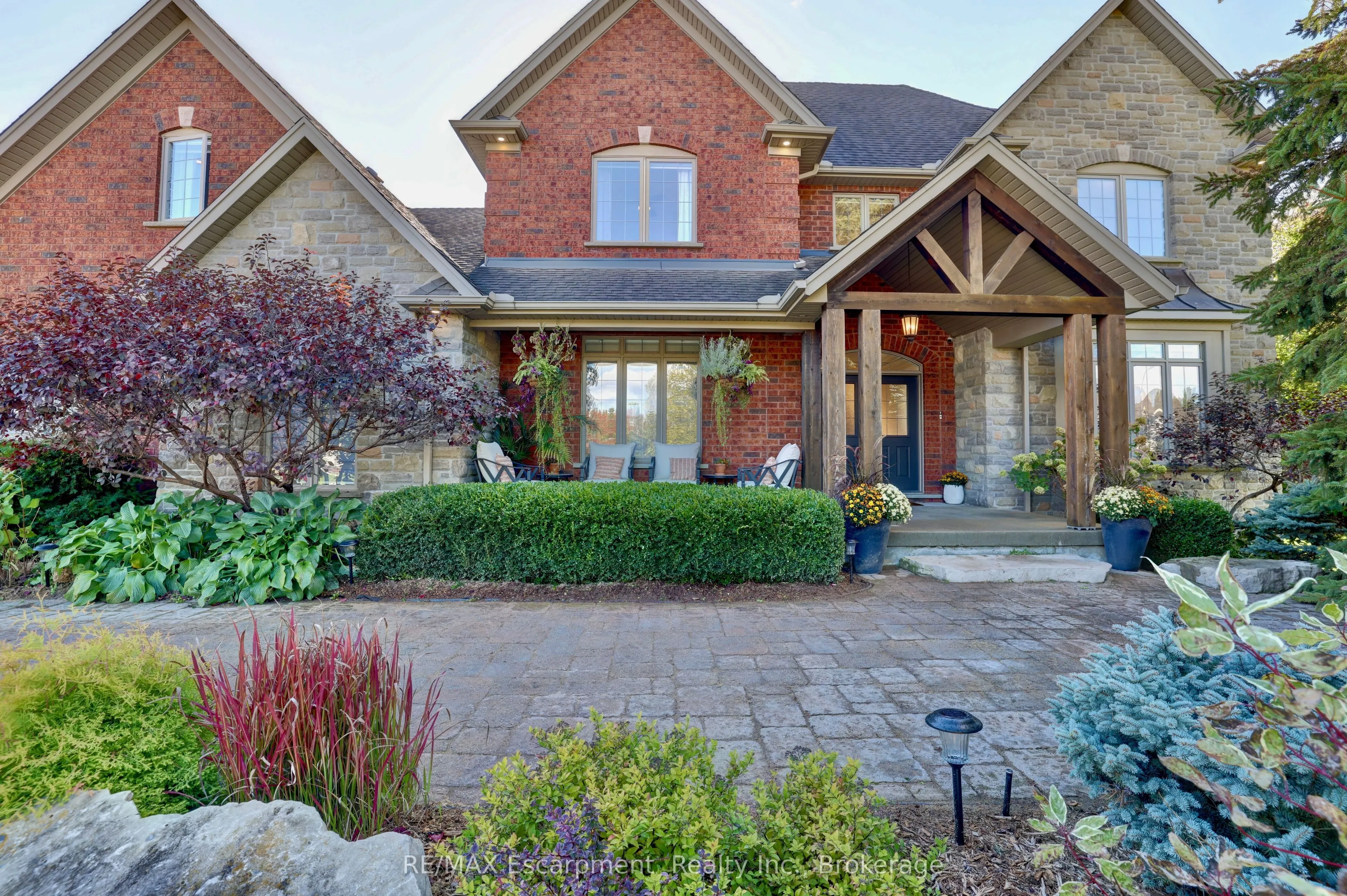 48 PALOMINO Drive