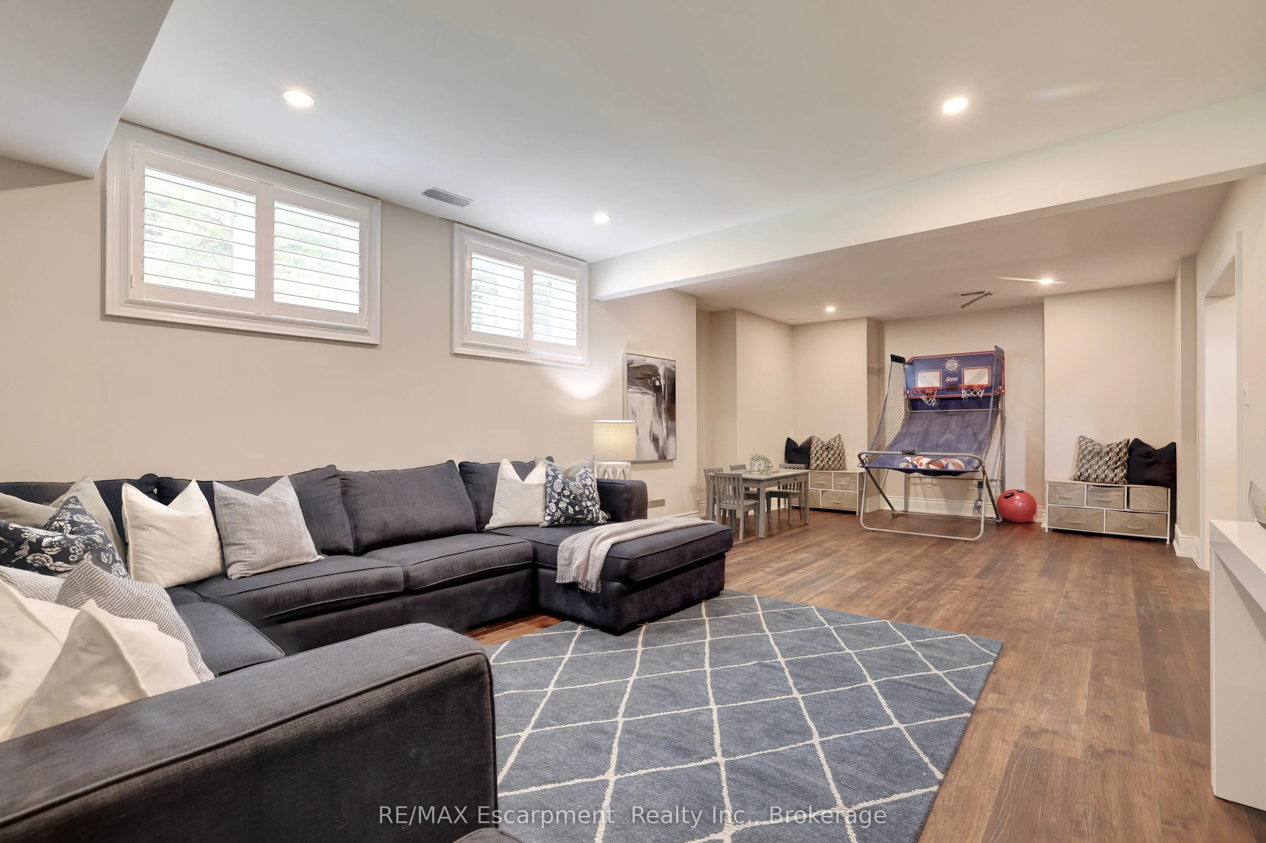 48 PALOMINO Drive