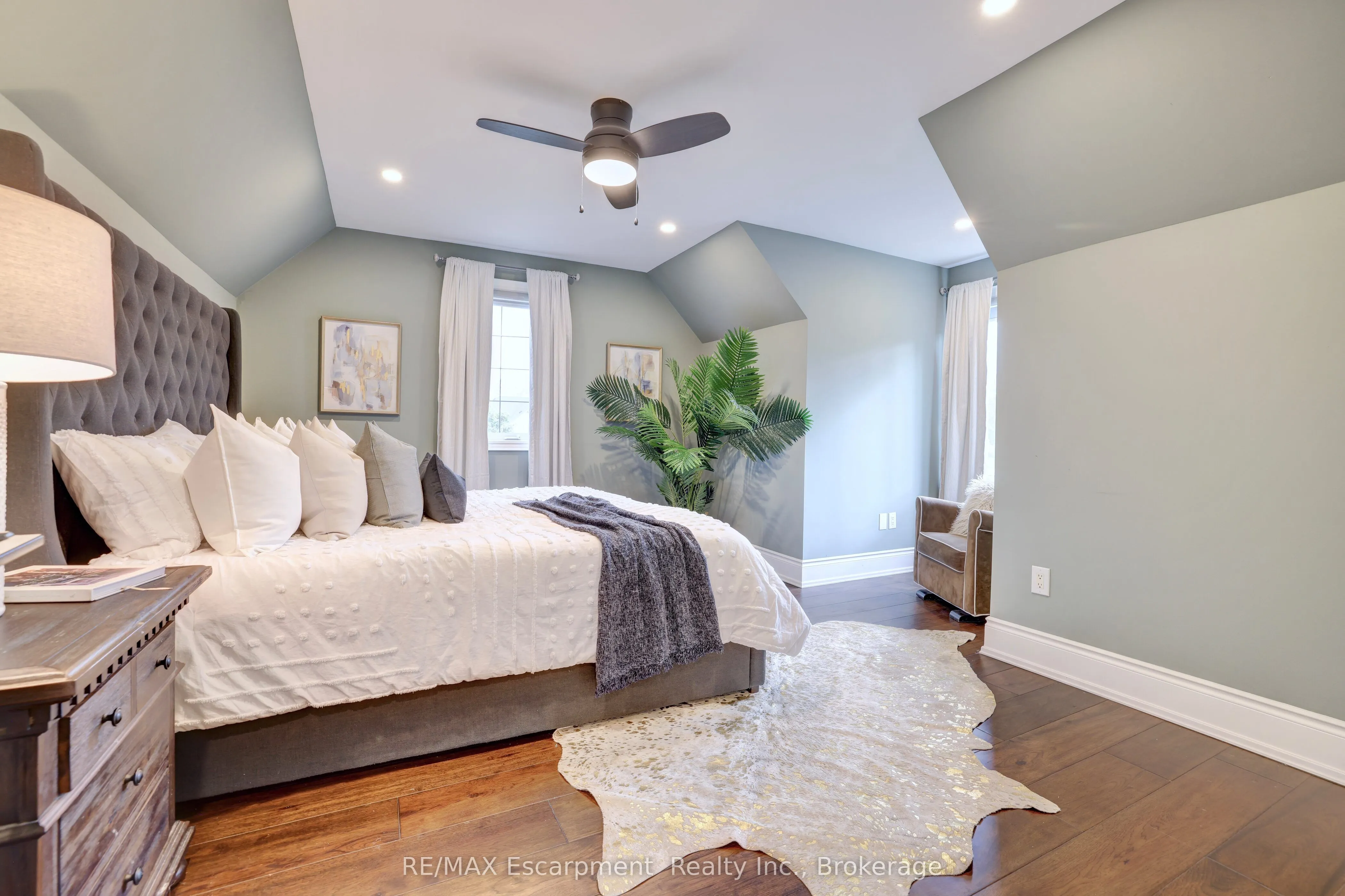 48 PALOMINO Drive