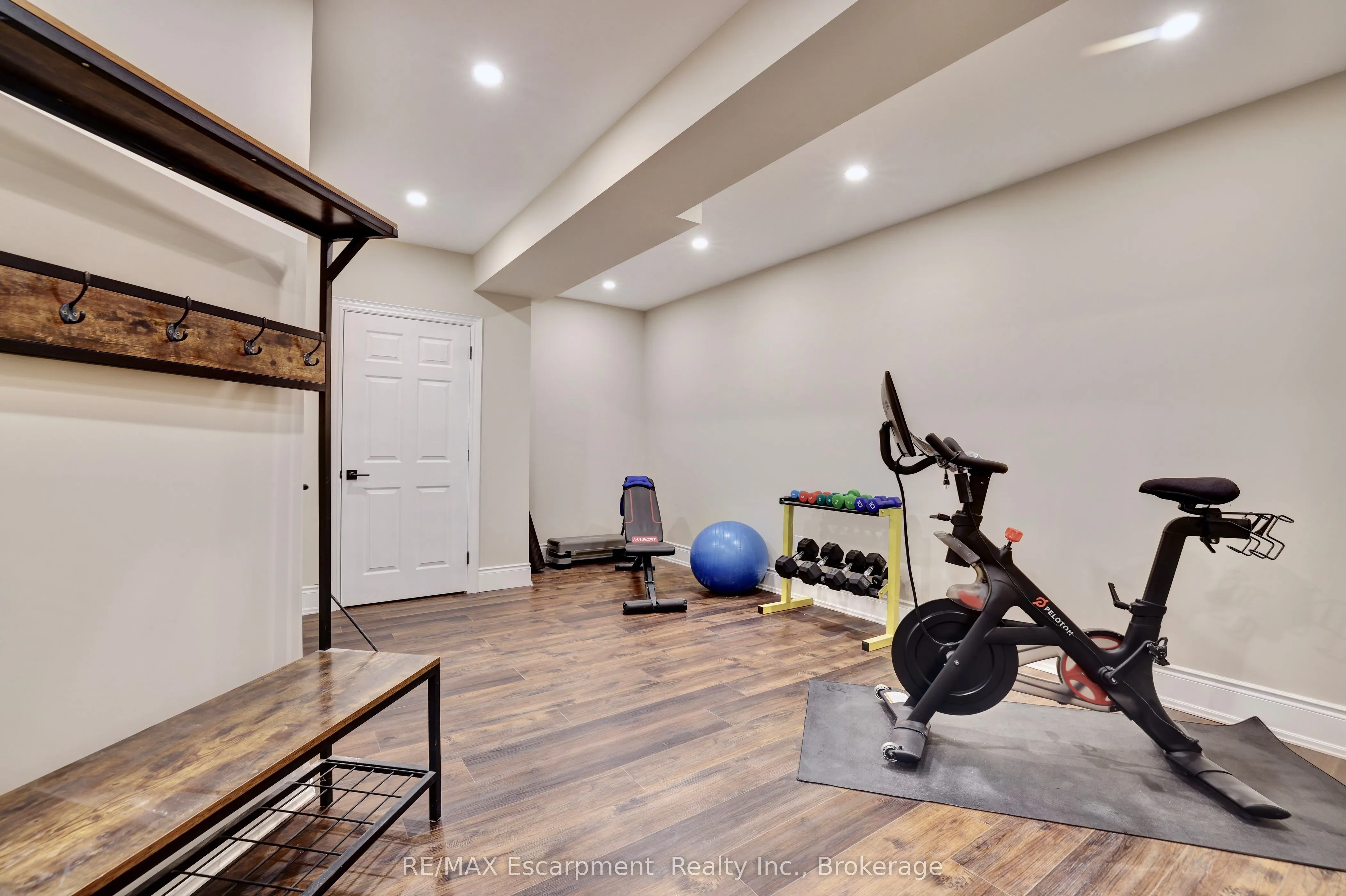 48 PALOMINO Drive