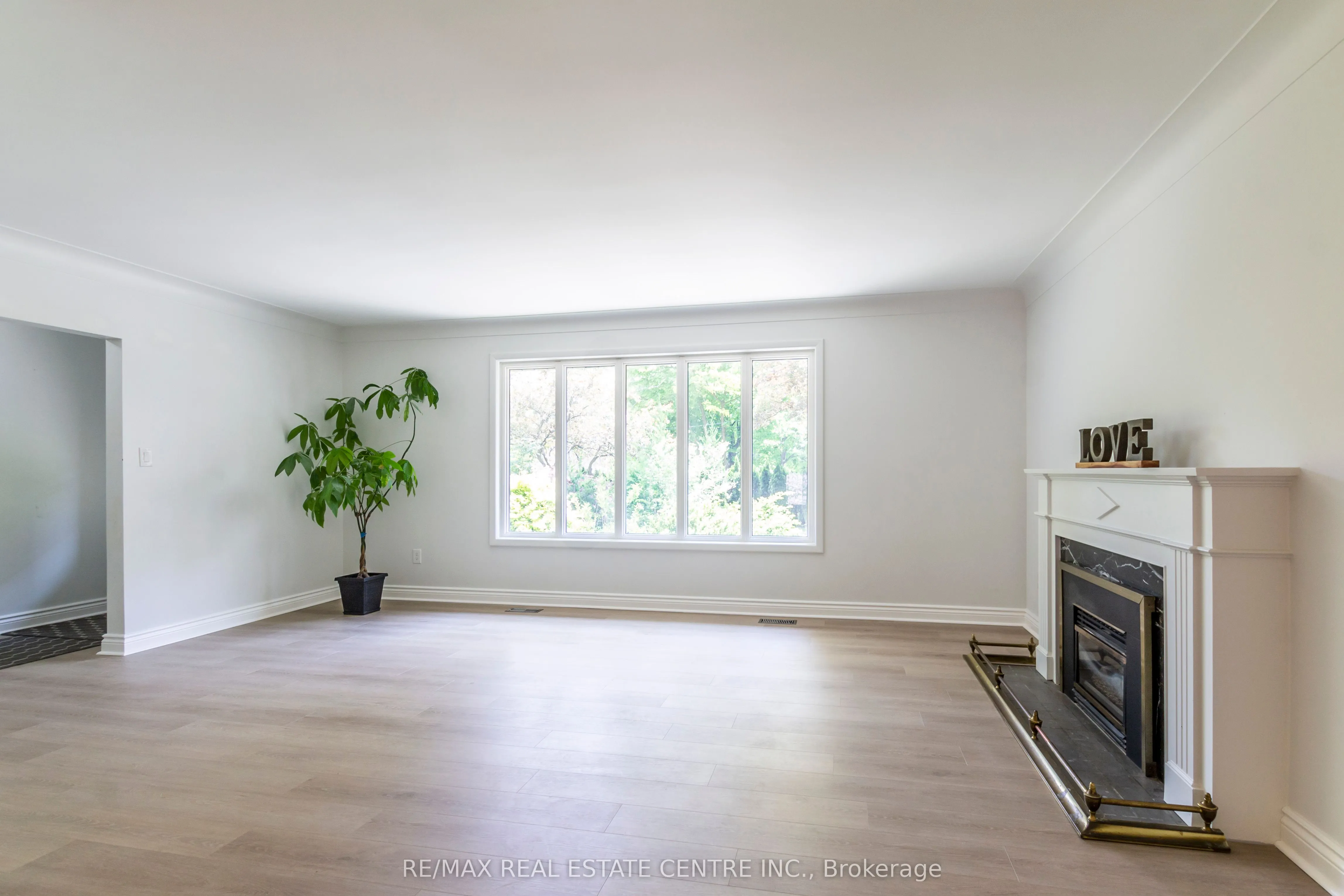 83 Jerseyville Road E