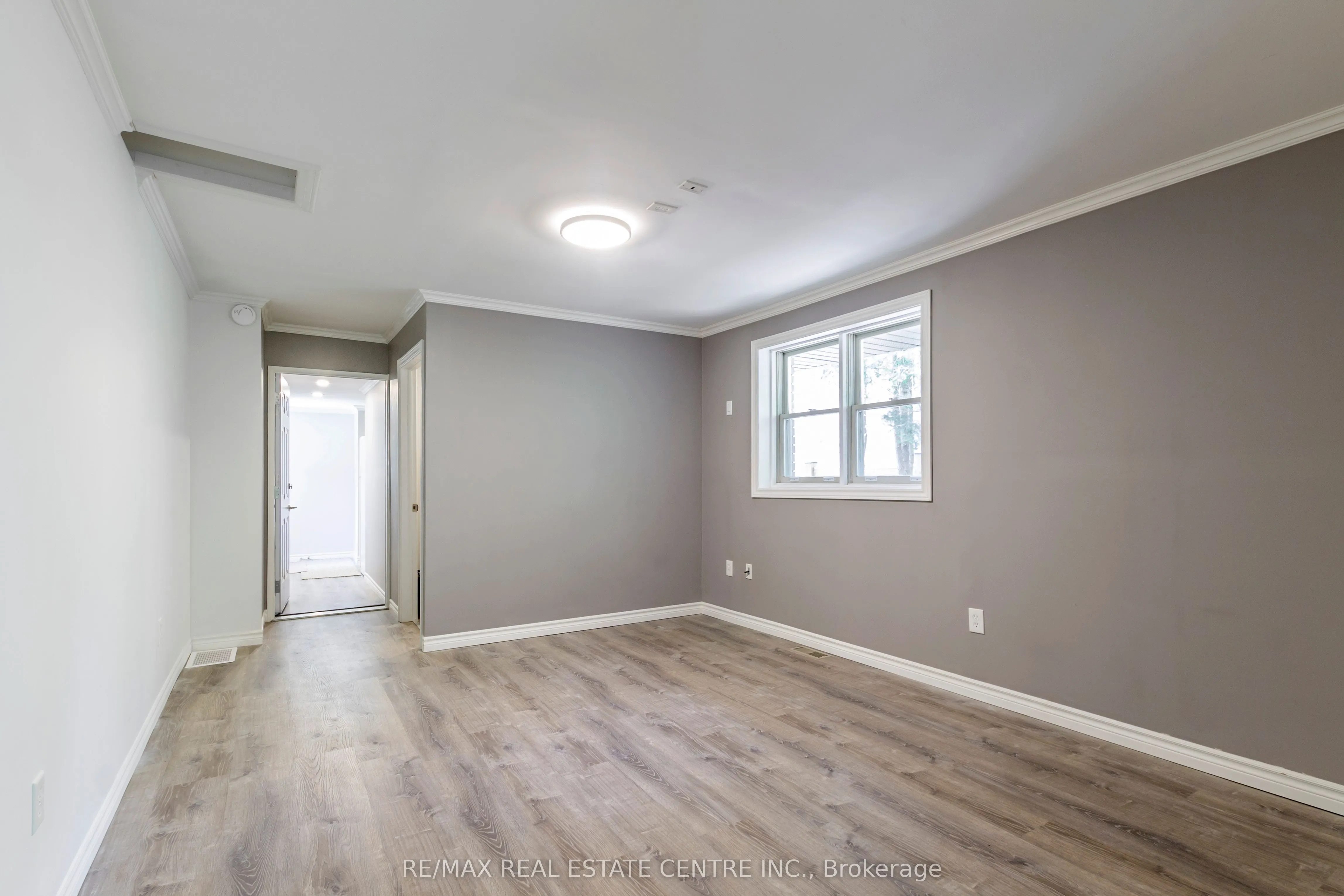83 Jerseyville Road E