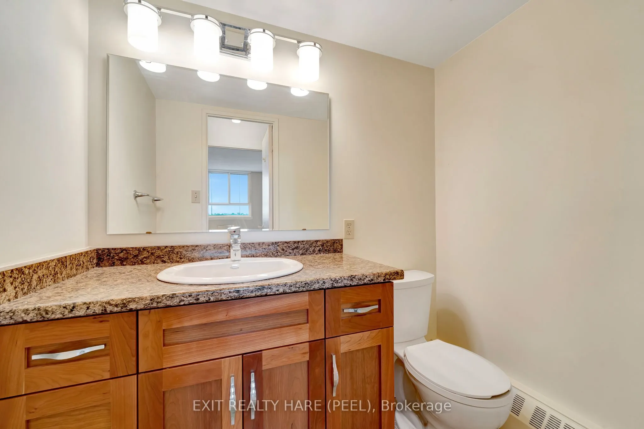225 Harvard Place, #804