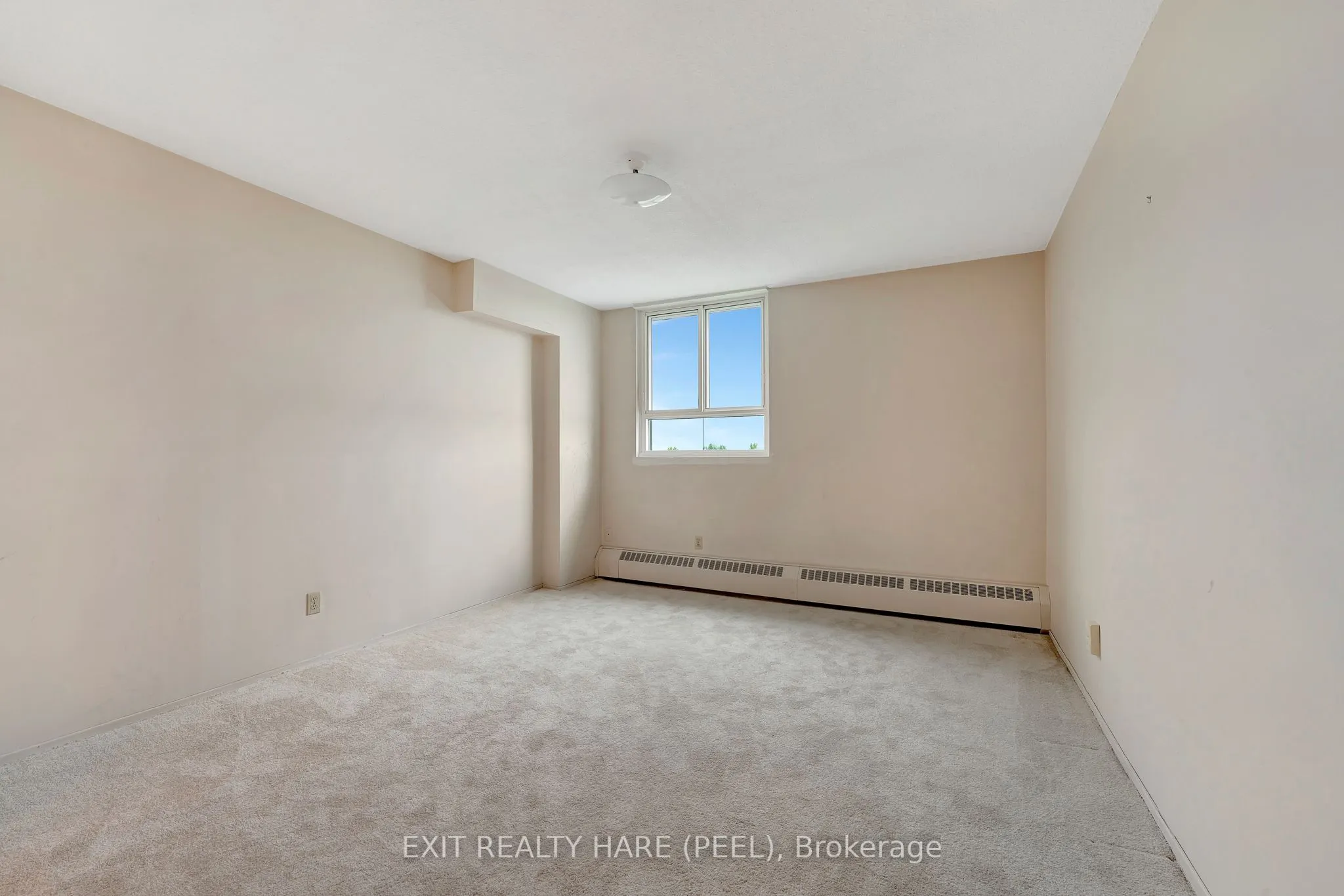 225 Harvard Place, #804