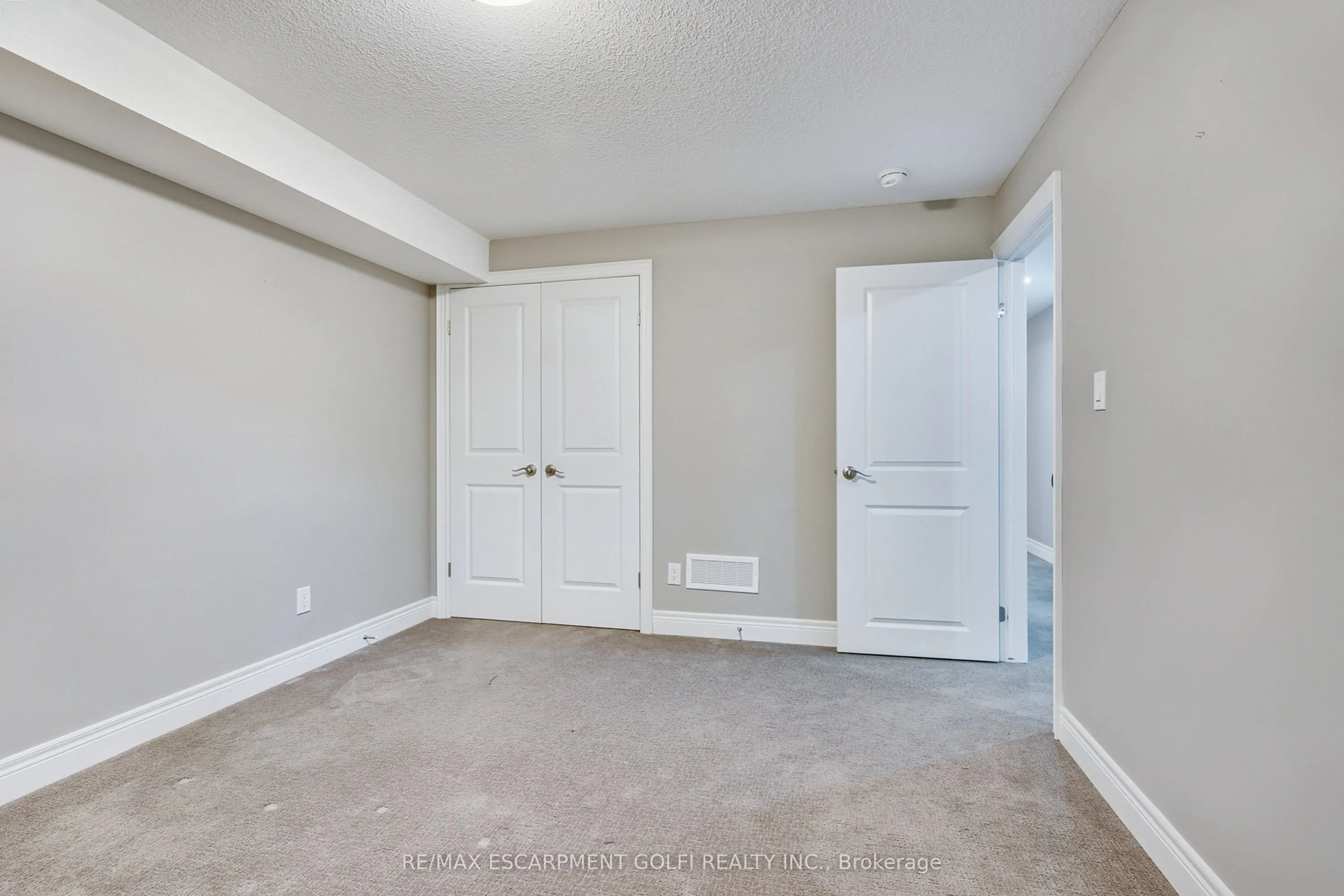 194 Donly Drive S, #12