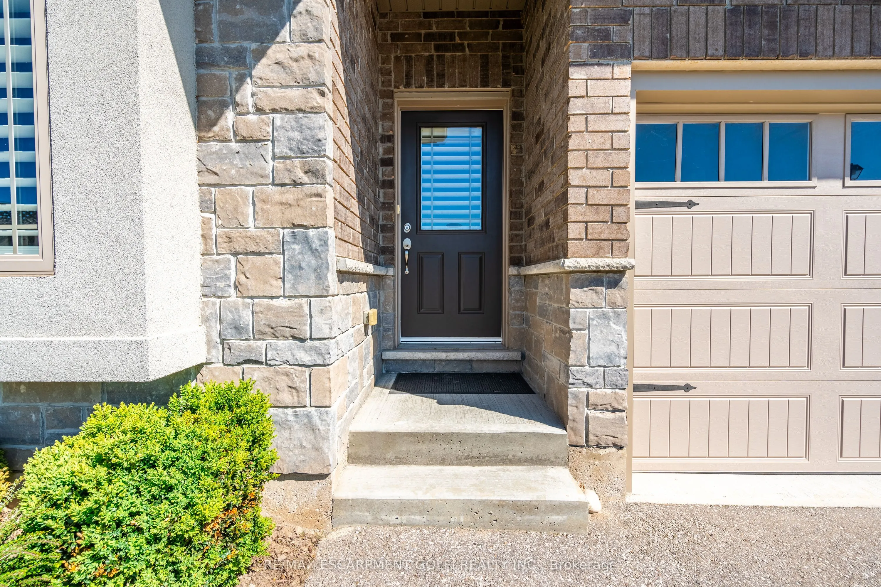 194 Donly Drive S, #12