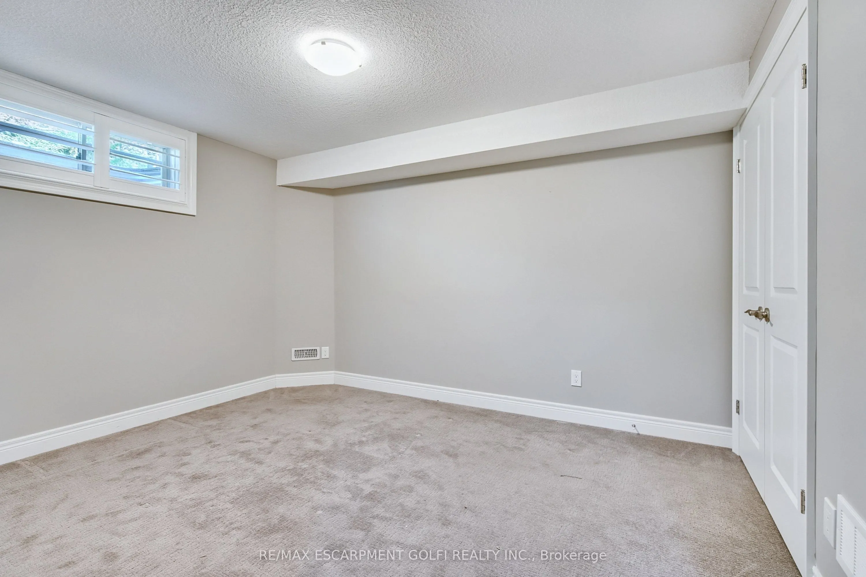 194 Donly Drive S, #12
