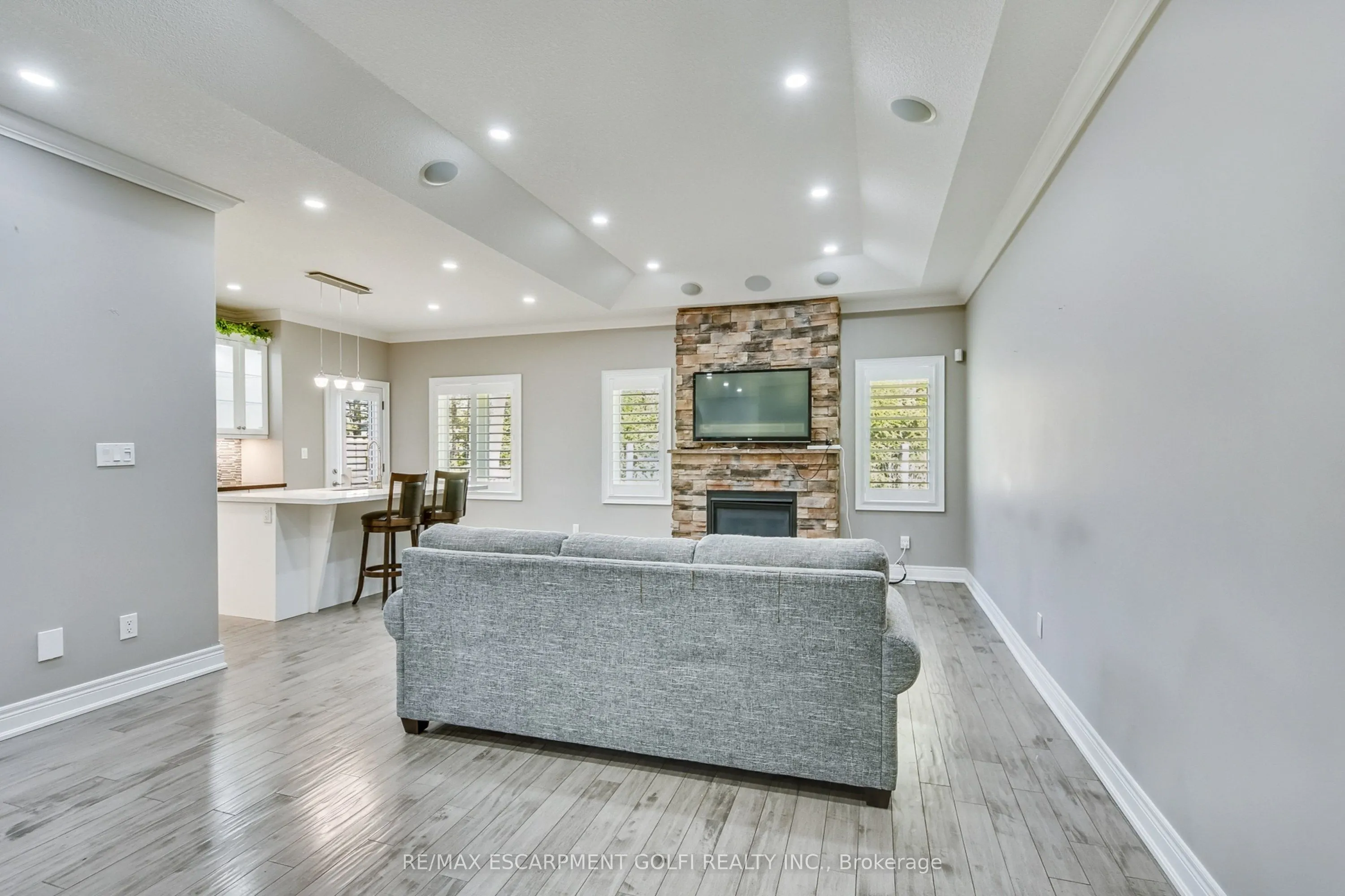 194 Donly Drive S, #12