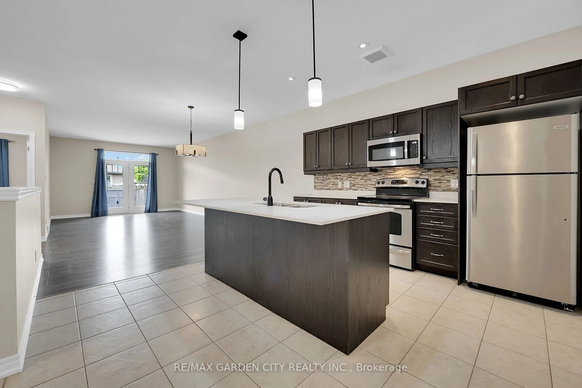 24 MANORWOOD Drive