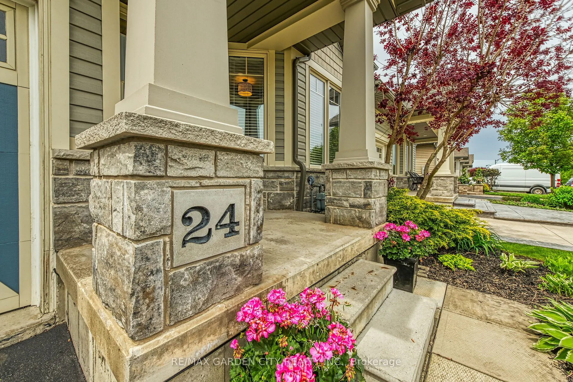 24 MANORWOOD Drive