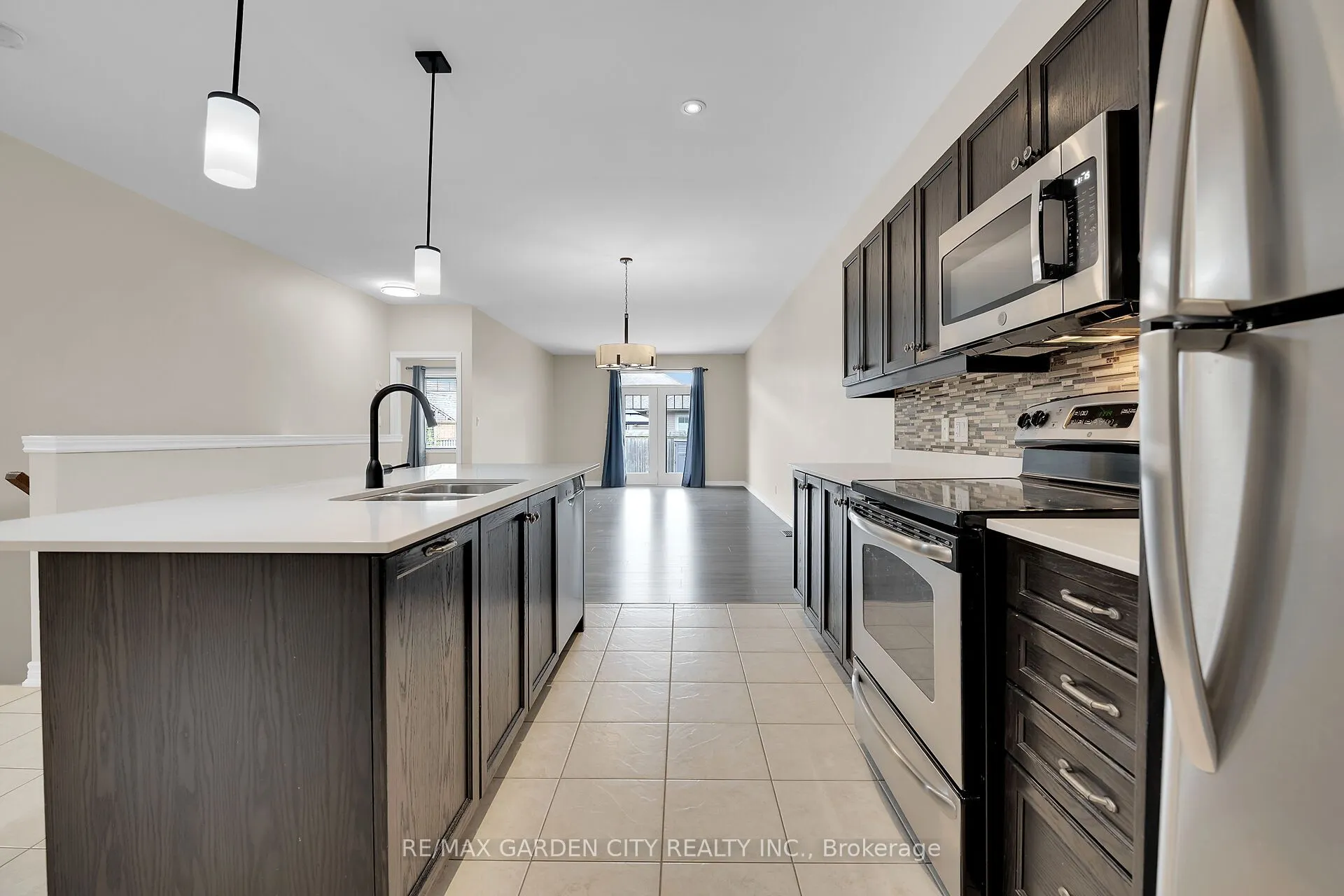 24 MANORWOOD Drive