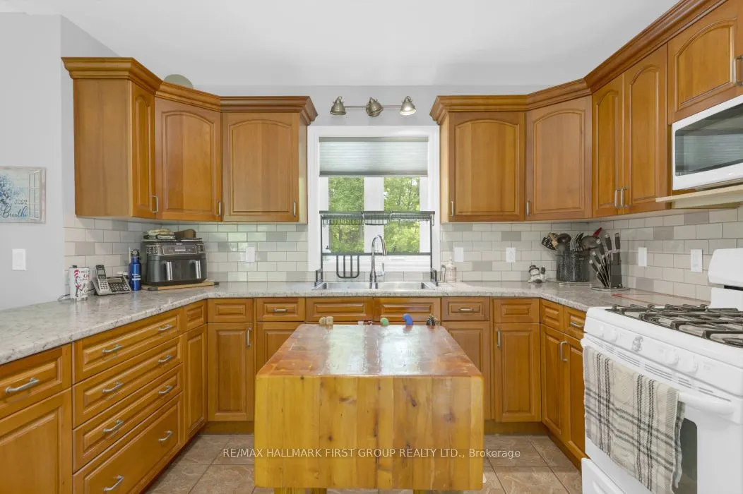 1571 Cordova Road