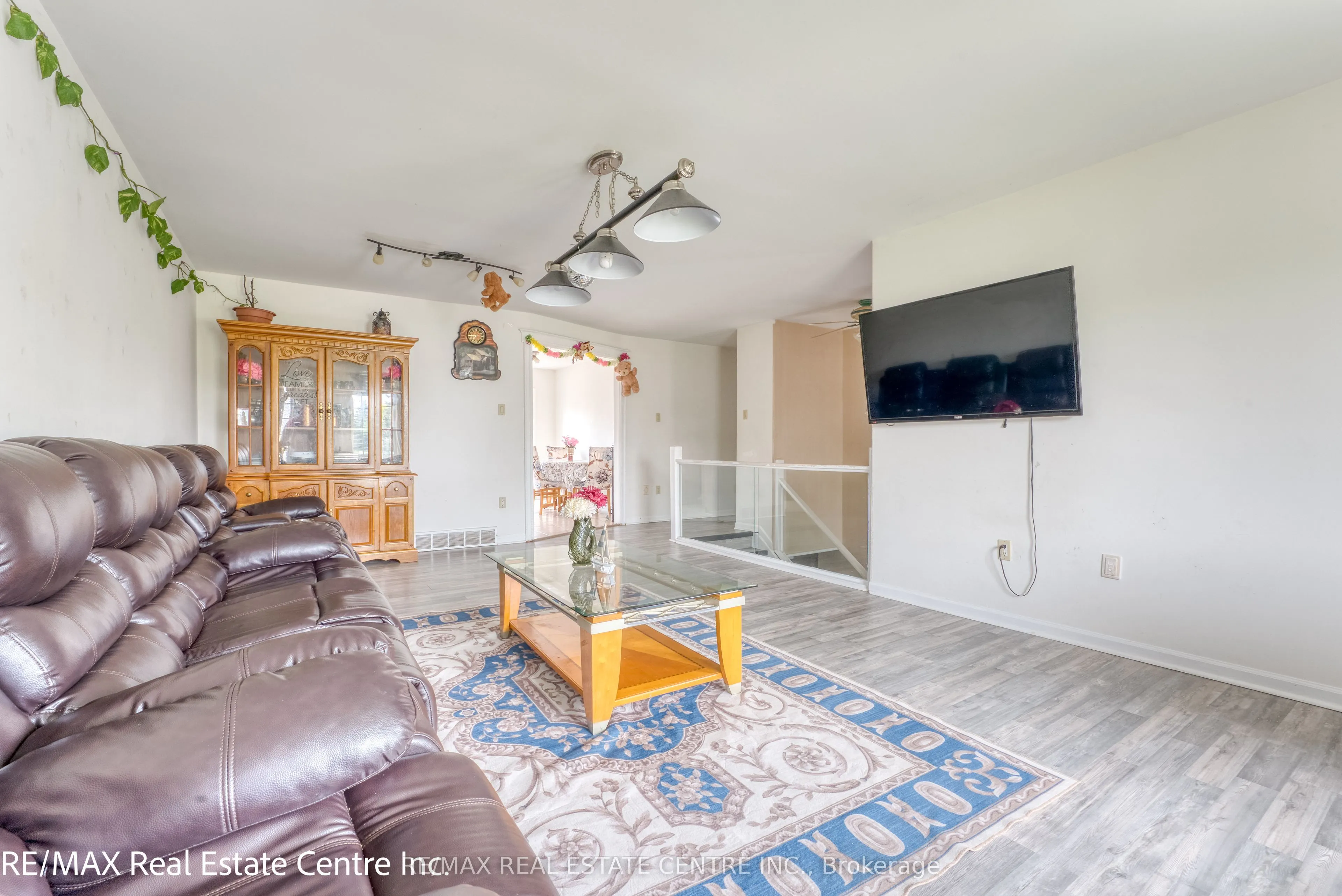 1616 Birchwood Crescent