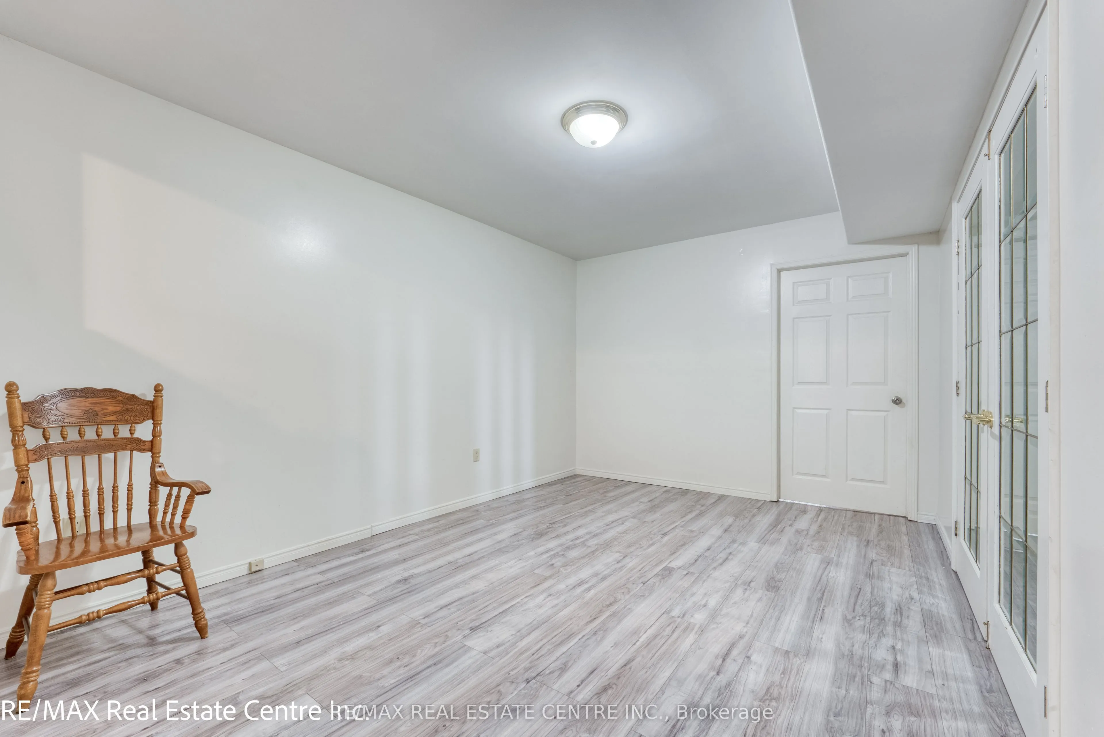 1616 Birchwood Crescent