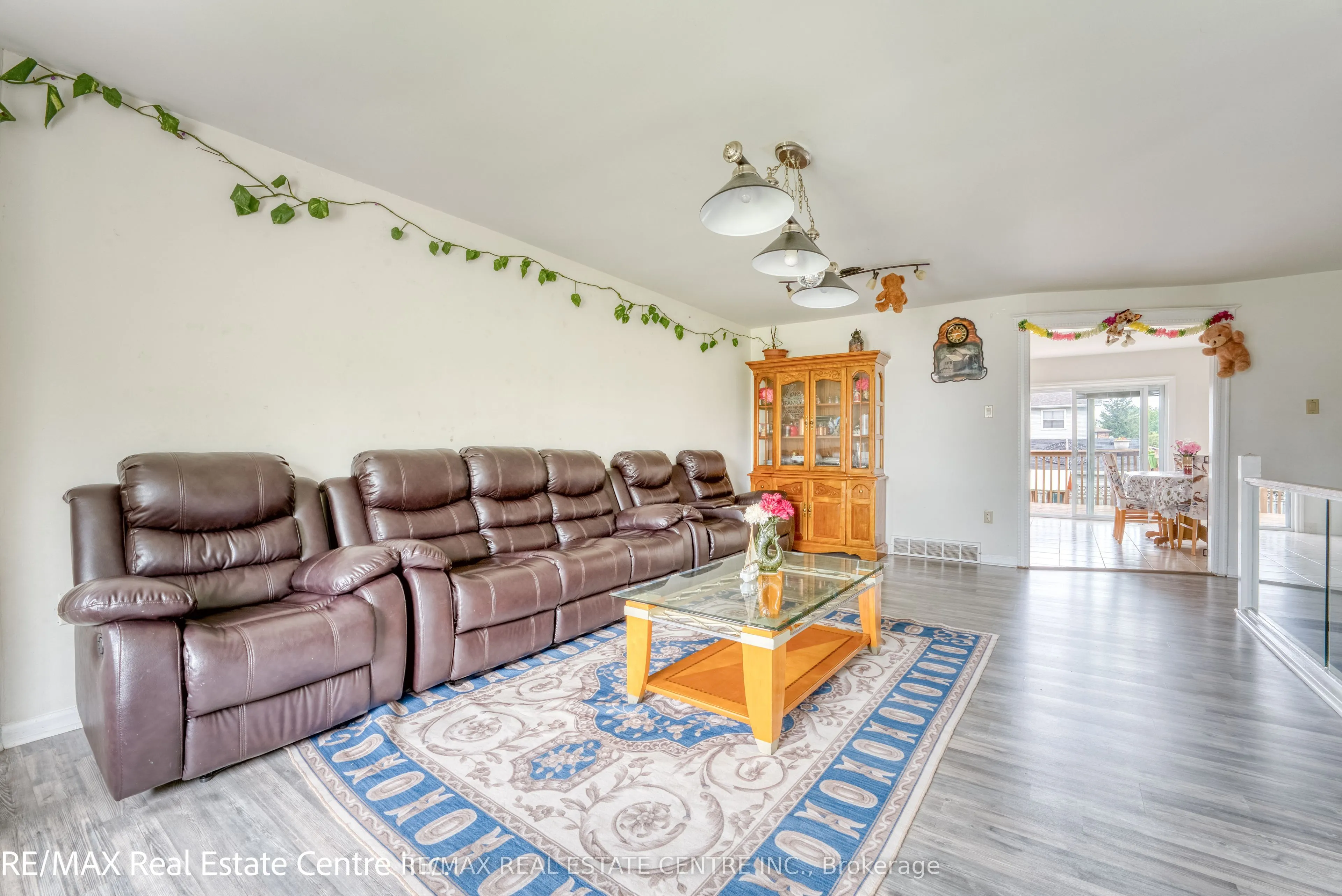1616 Birchwood Crescent