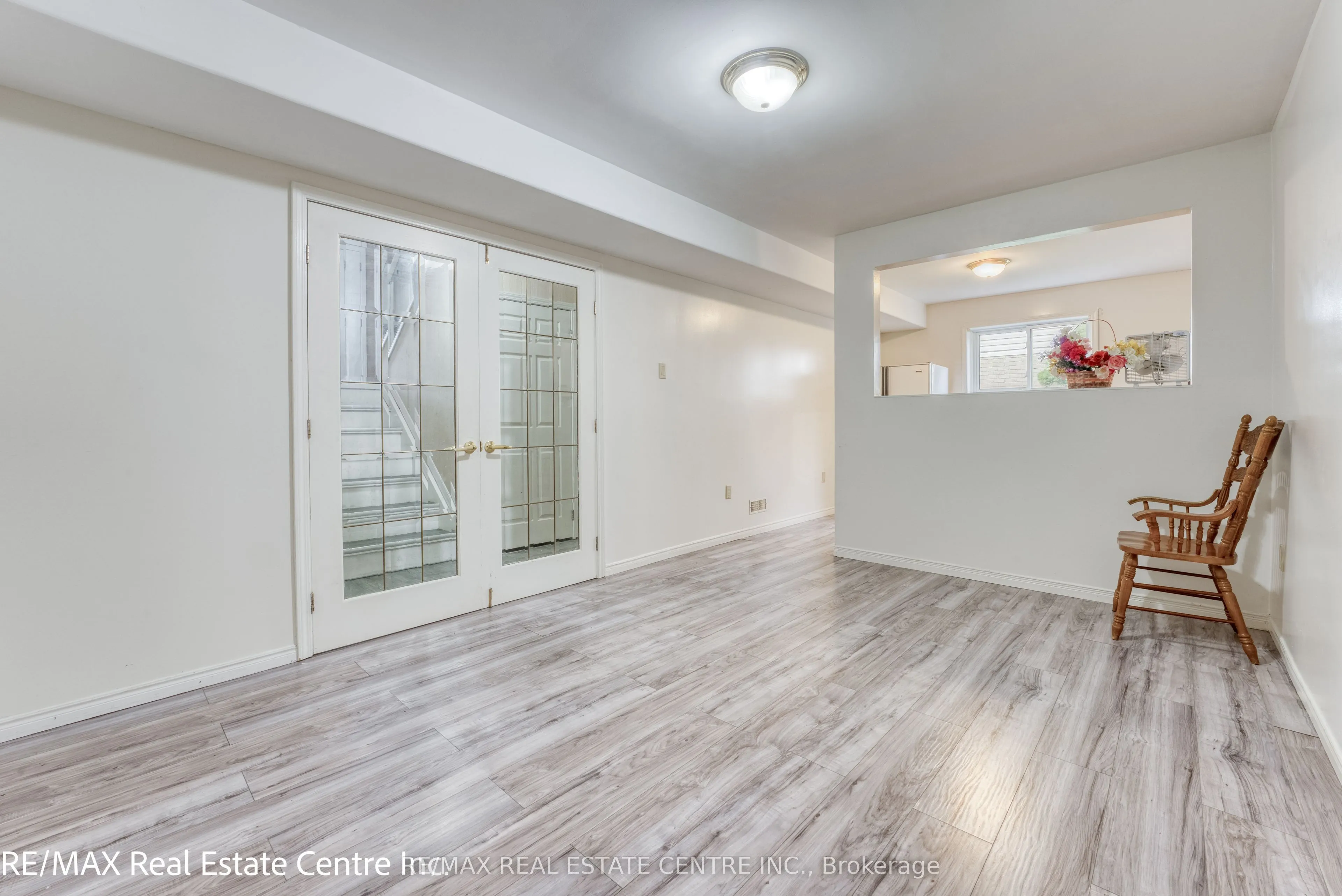 1616 Birchwood Crescent
