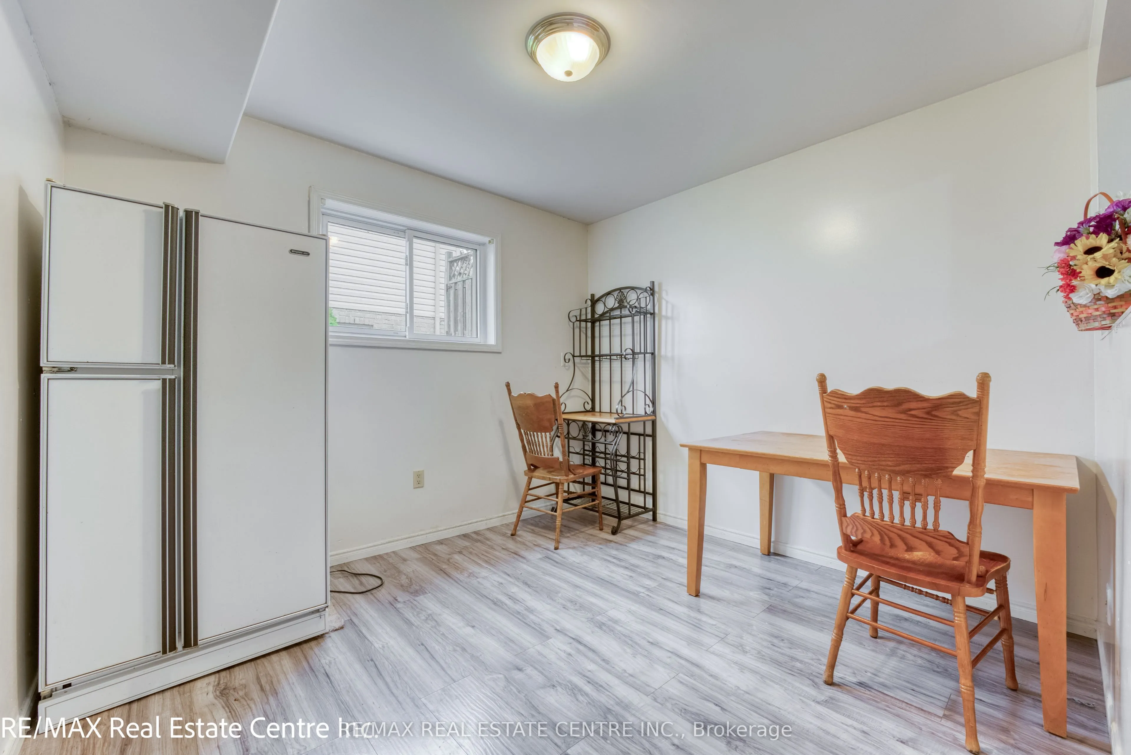 1616 Birchwood Crescent