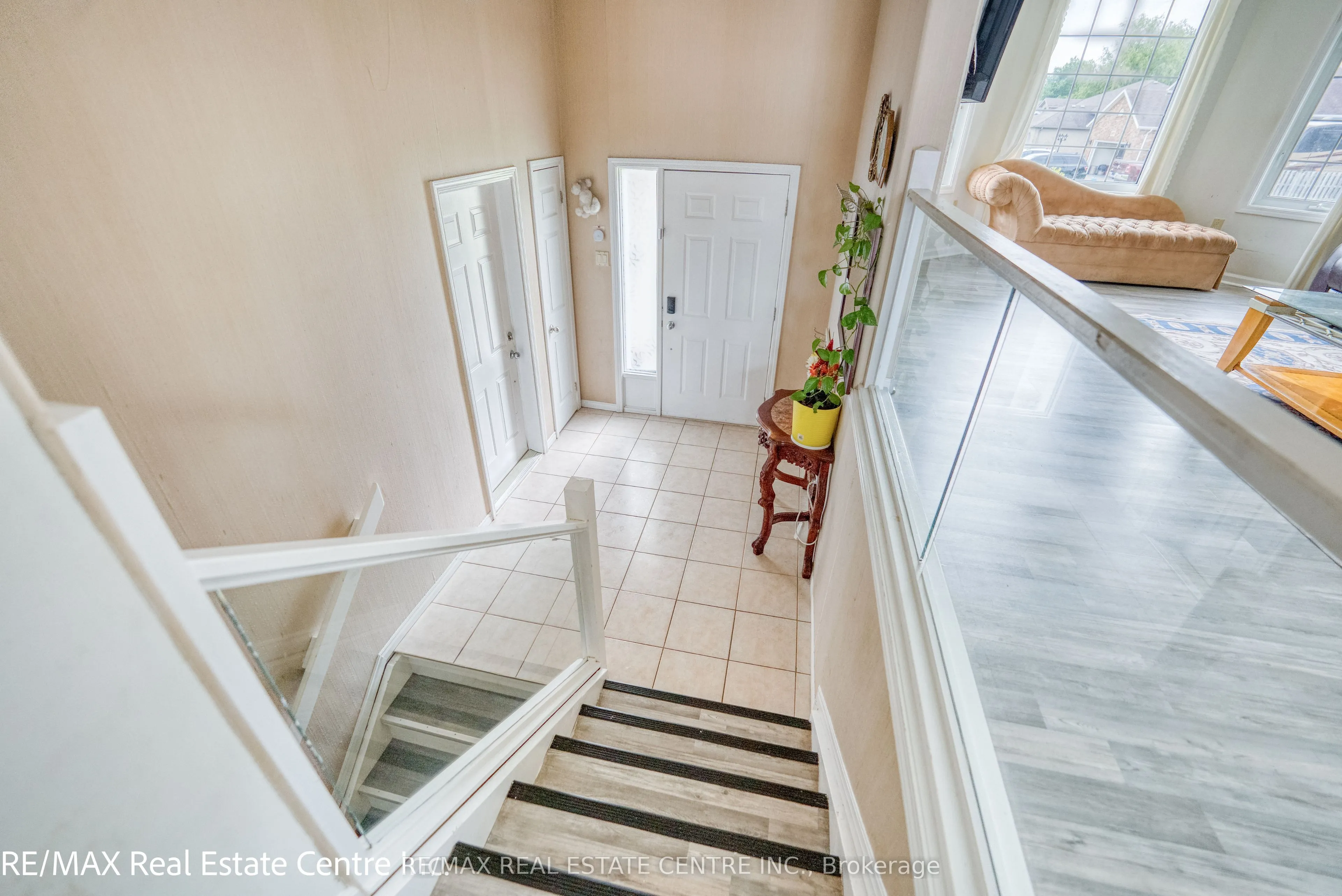 1616 Birchwood Crescent