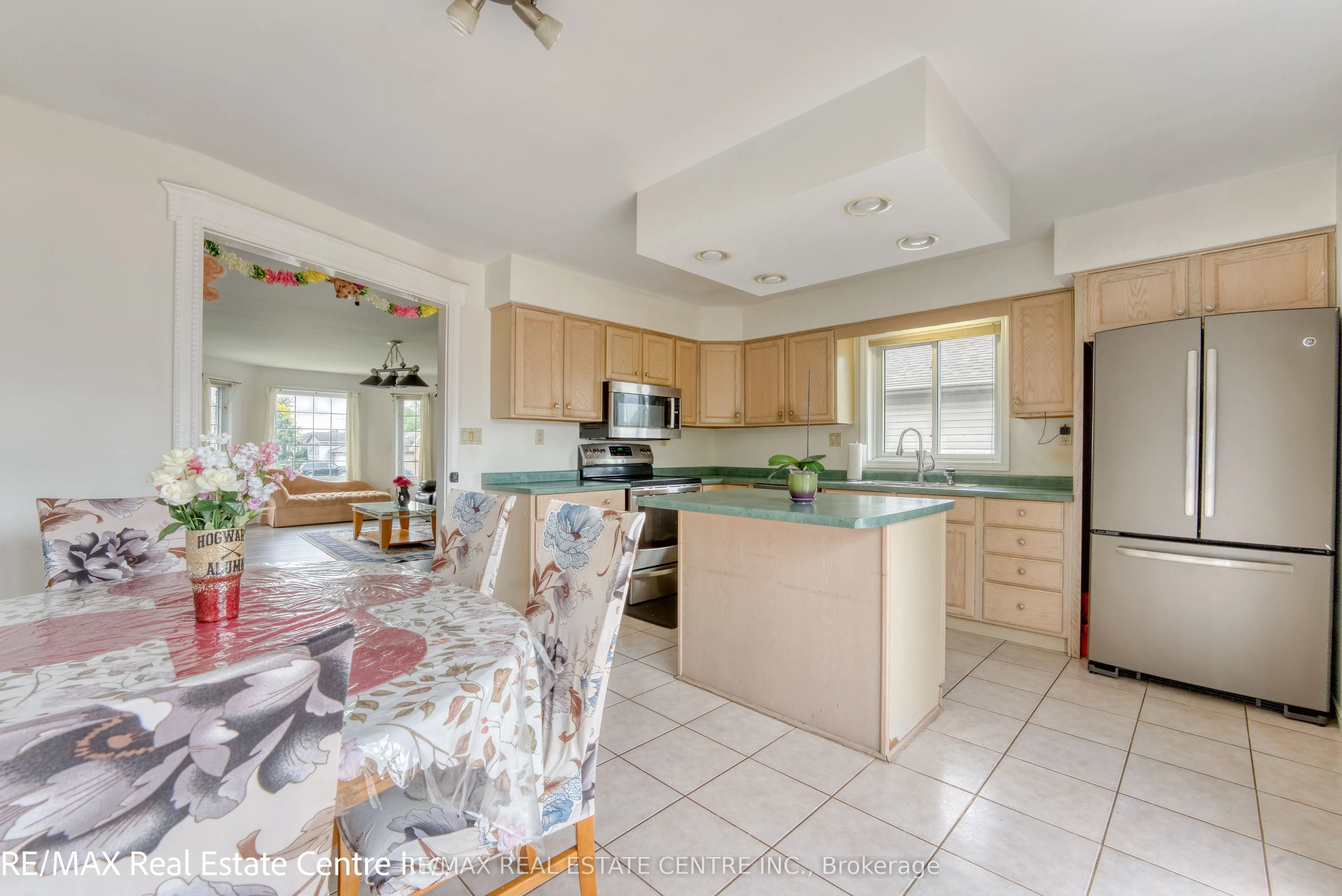 1616 Birchwood Crescent