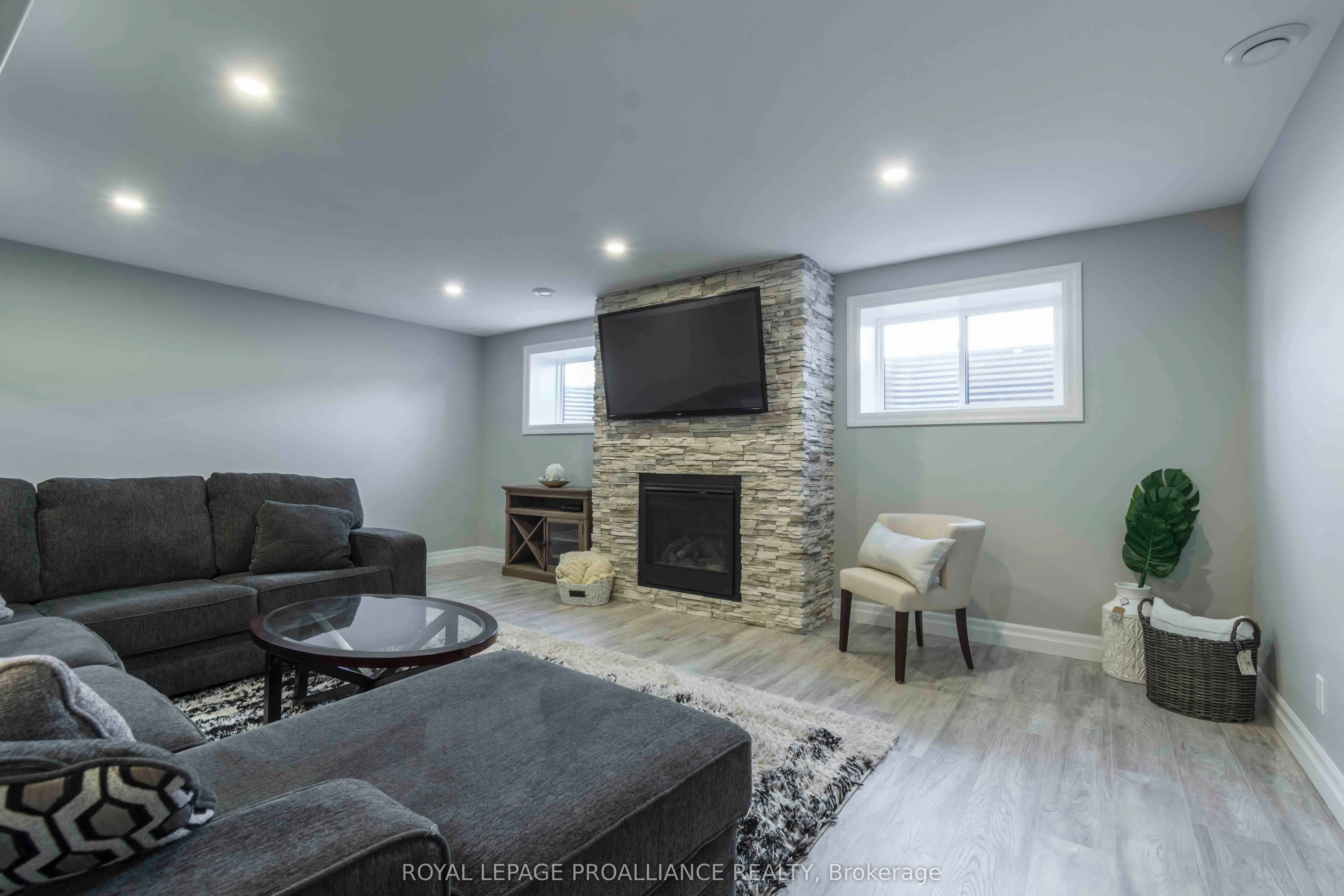 38 Mackenzie John Crescent