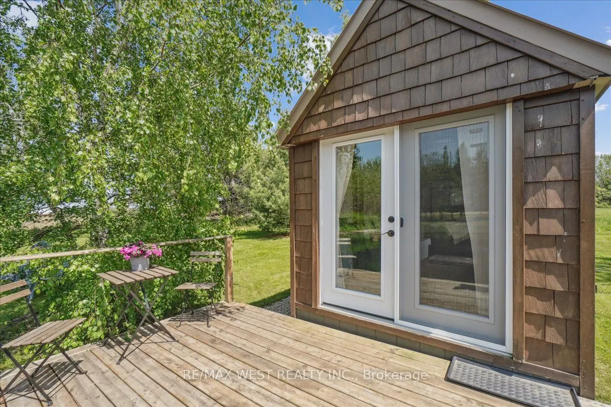 7817 Sideroad 10
