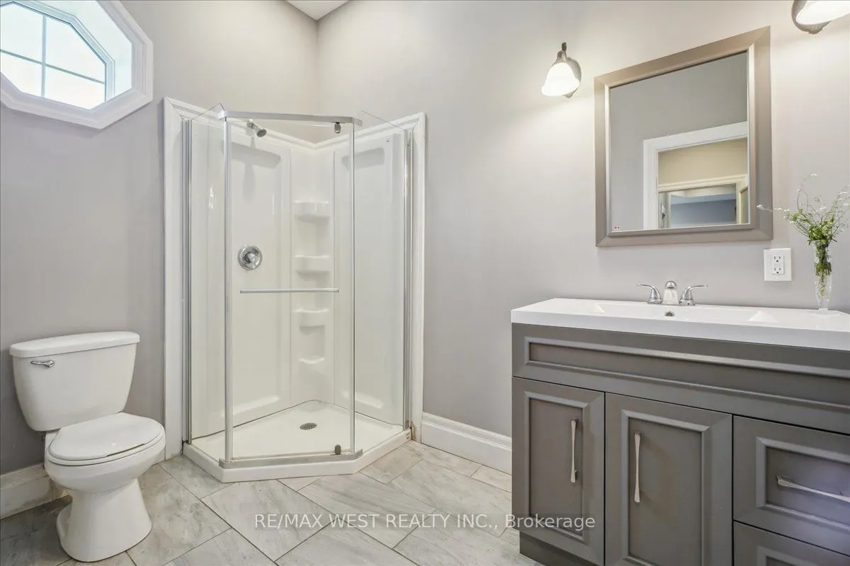 7817 Sideroad 10