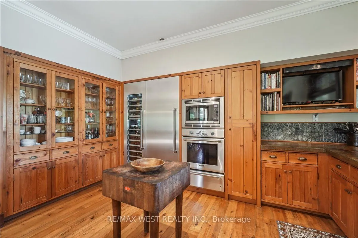 7817 Sideroad 10