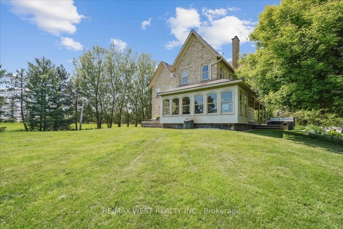 7817 Sideroad 10