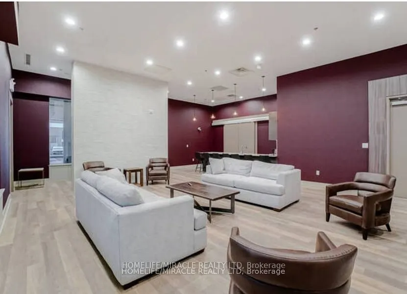 560 North service Road, #802