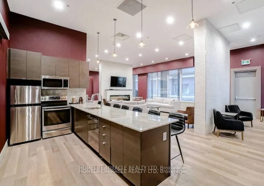 560 North service Road, #802